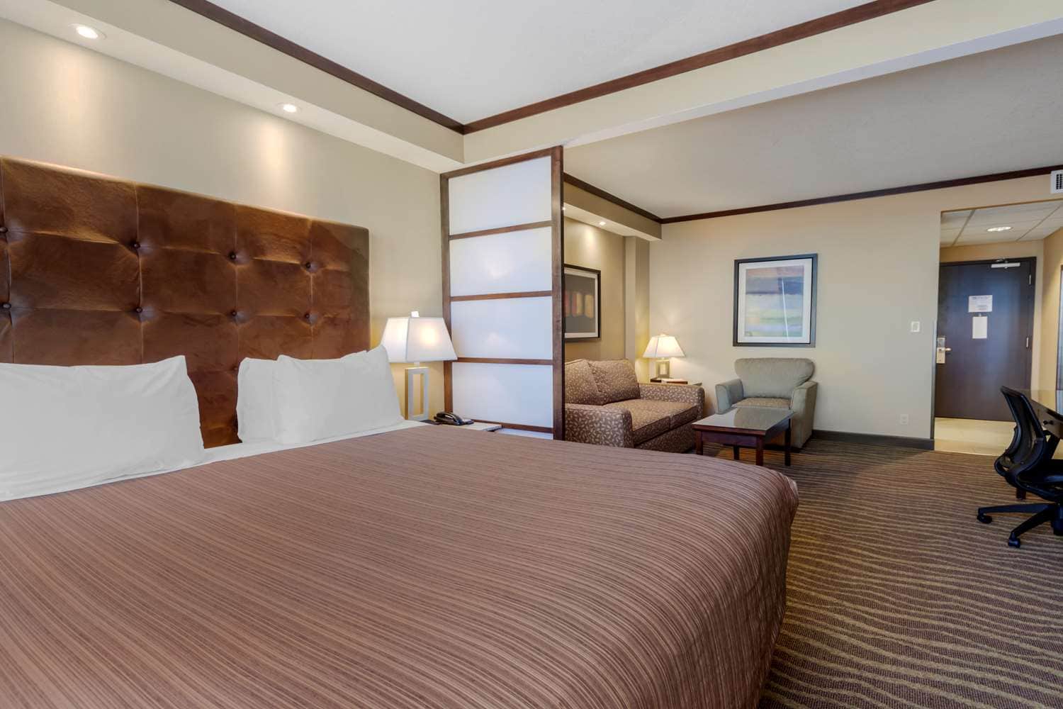 Best Western Premier Denham Inn & Suites