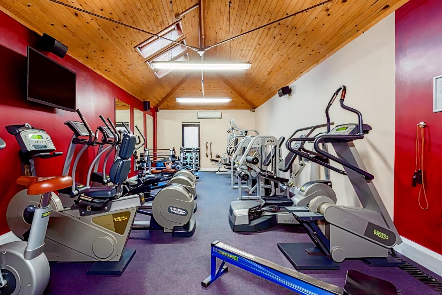 Bridgewood Manor Hotel