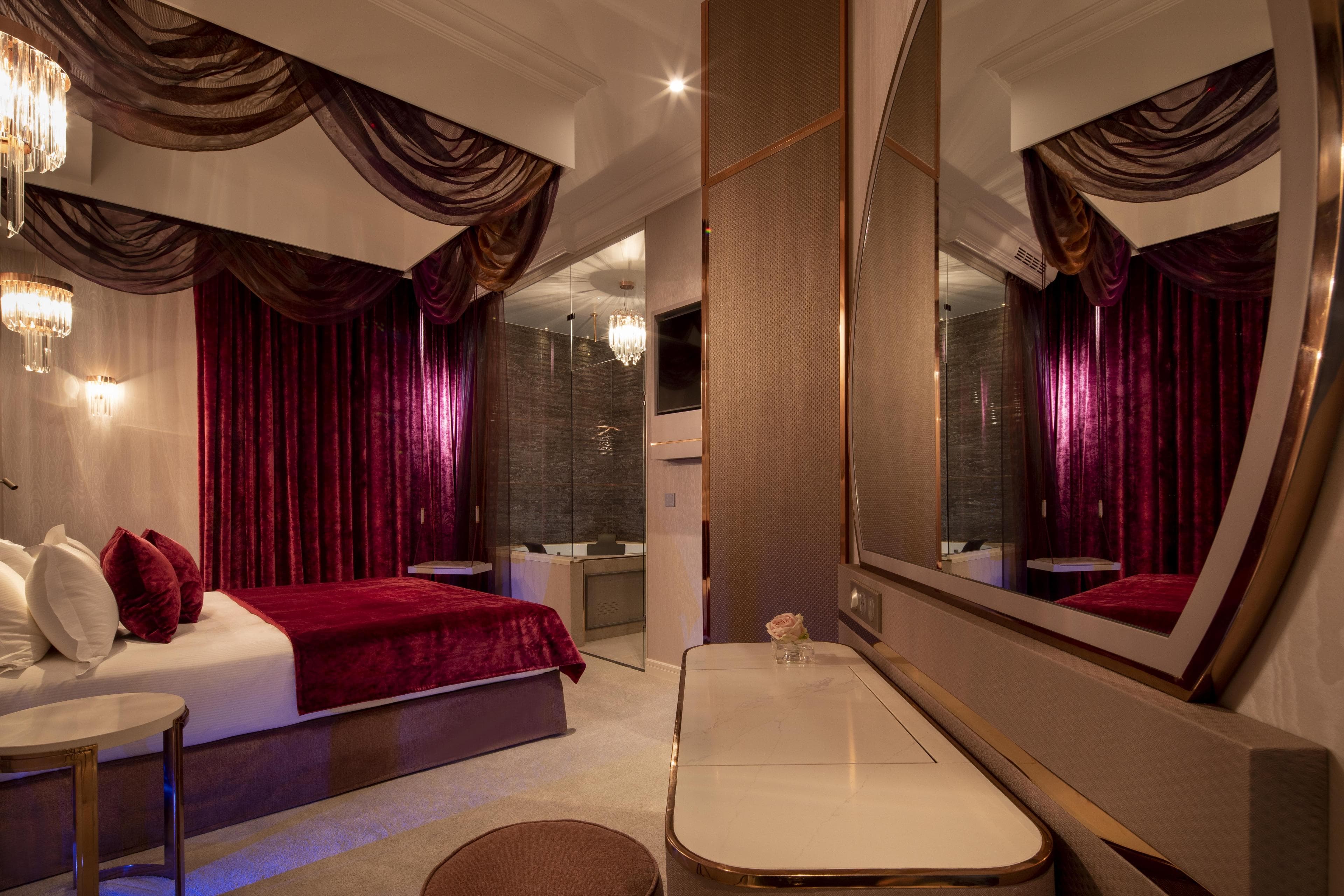 Paris j'Adore Hotel & Spa