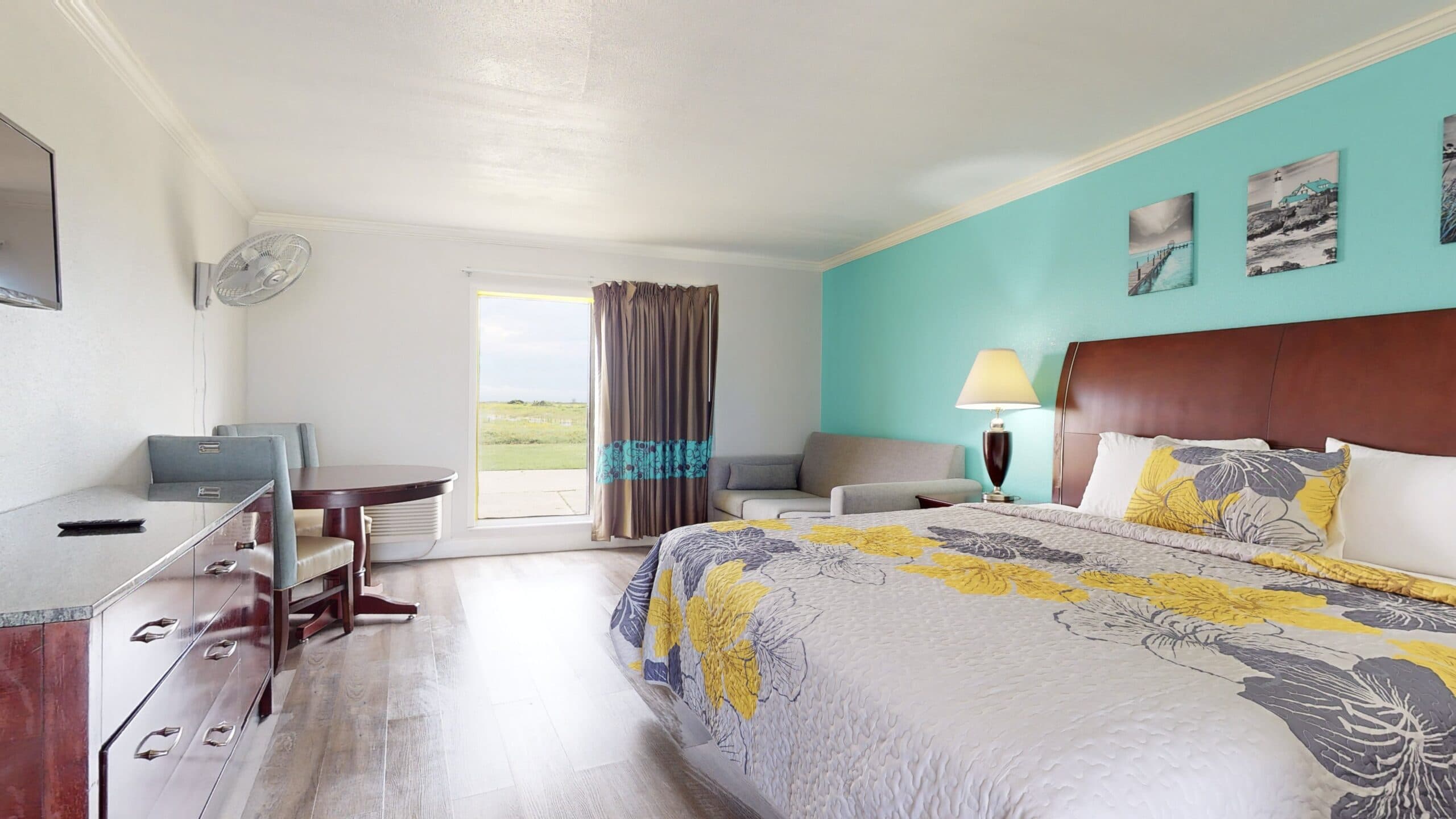 Crystal Palace Resort