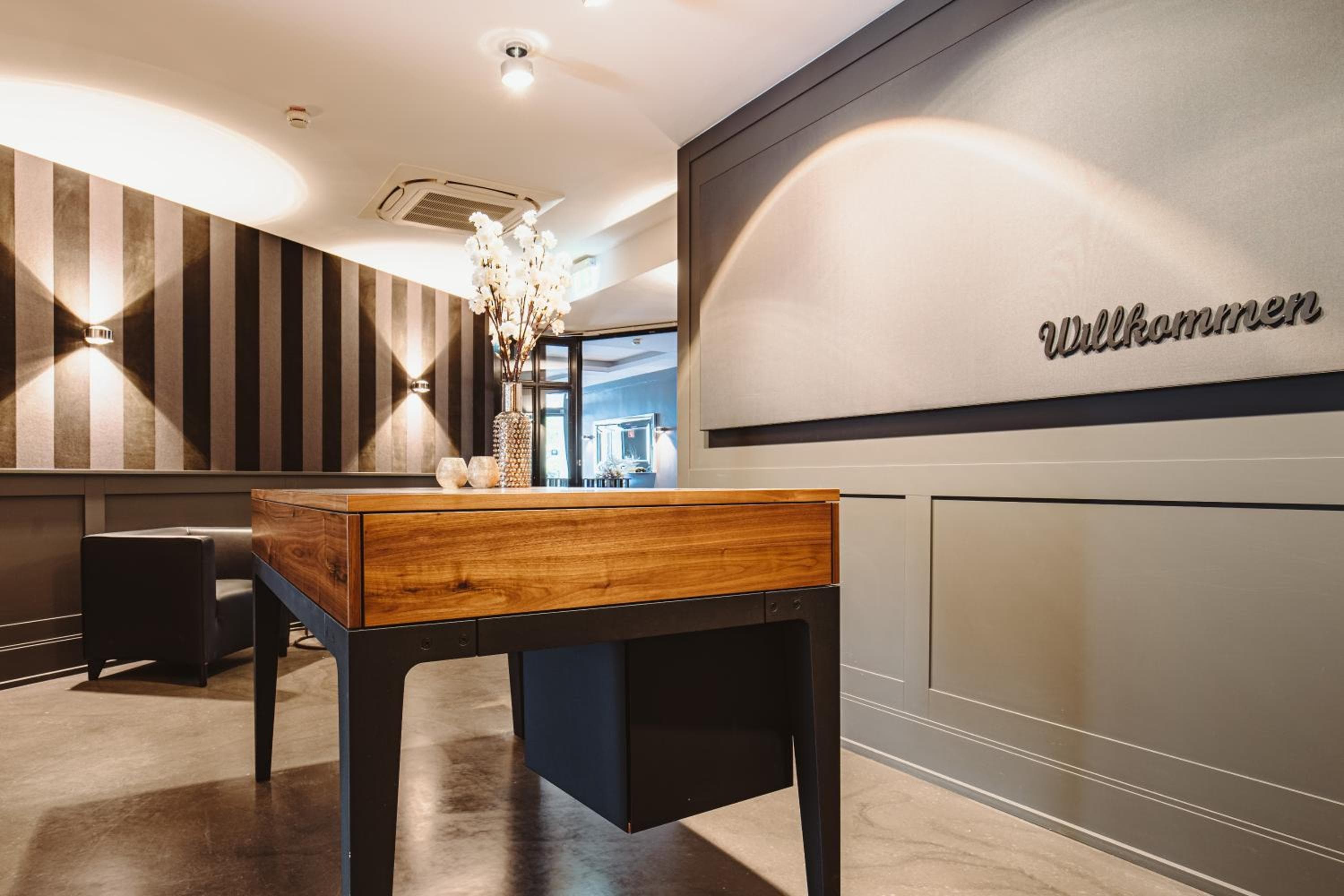 &REPEAT Köln Airport