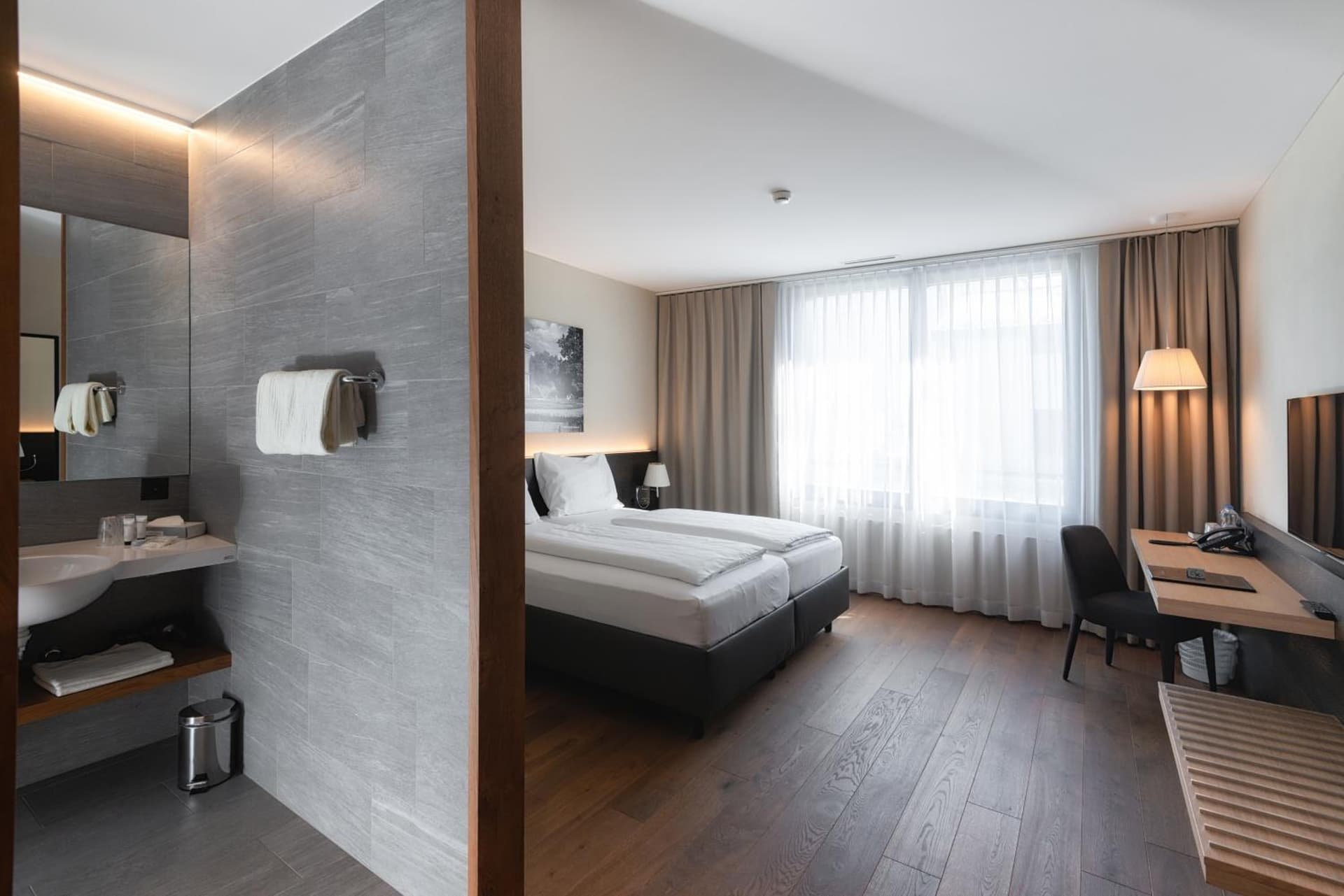 Hotel one66
