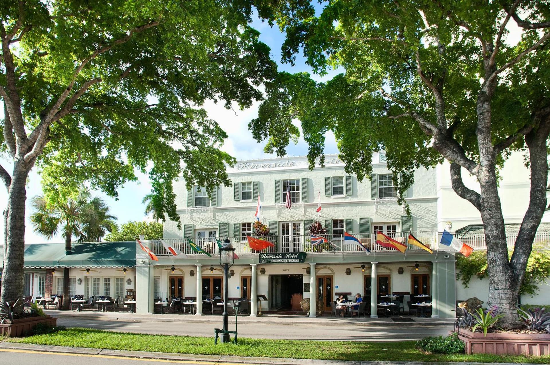 Riverside Hotel