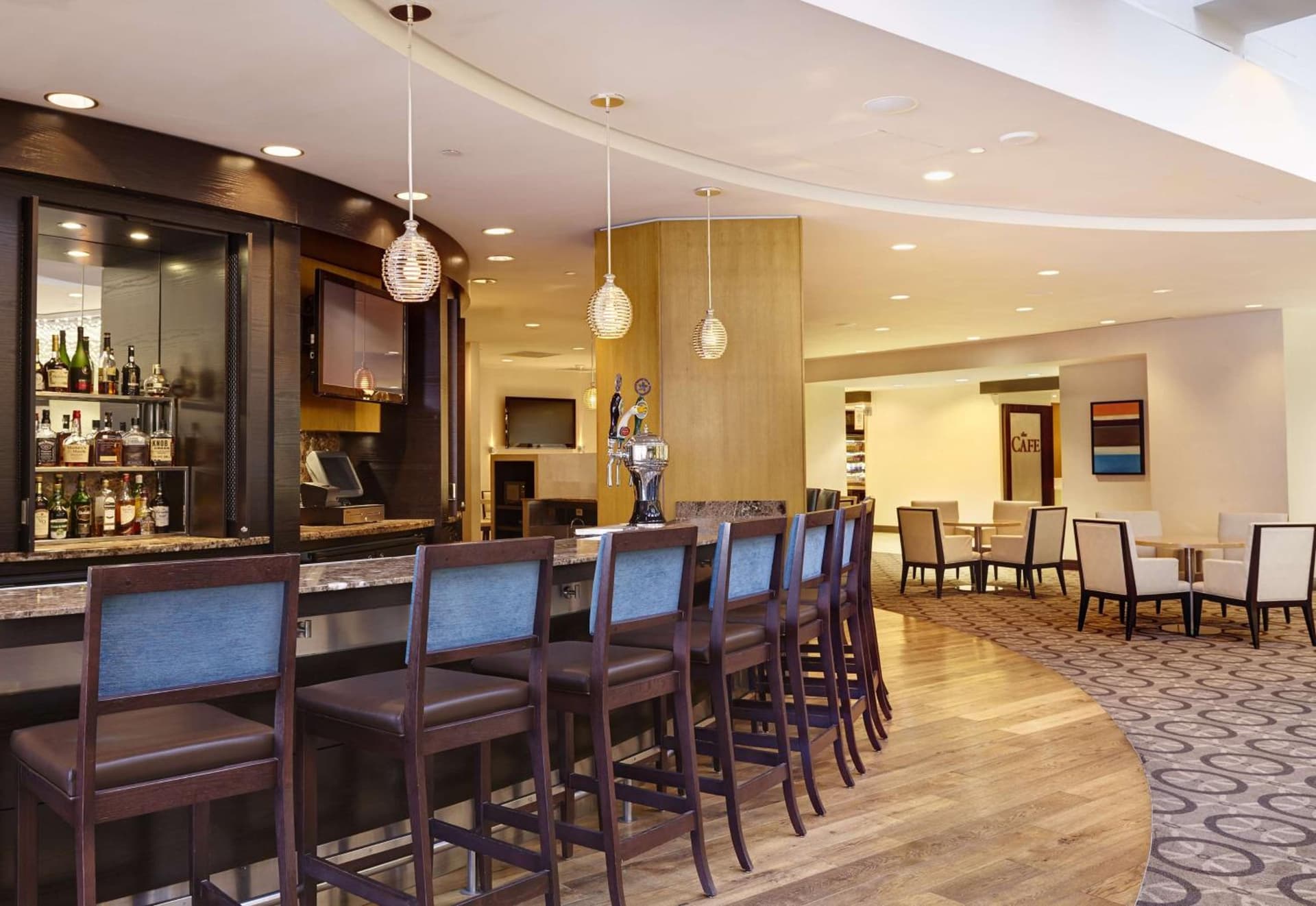 DoubleTree by Hilton Washington DC - Crystal City