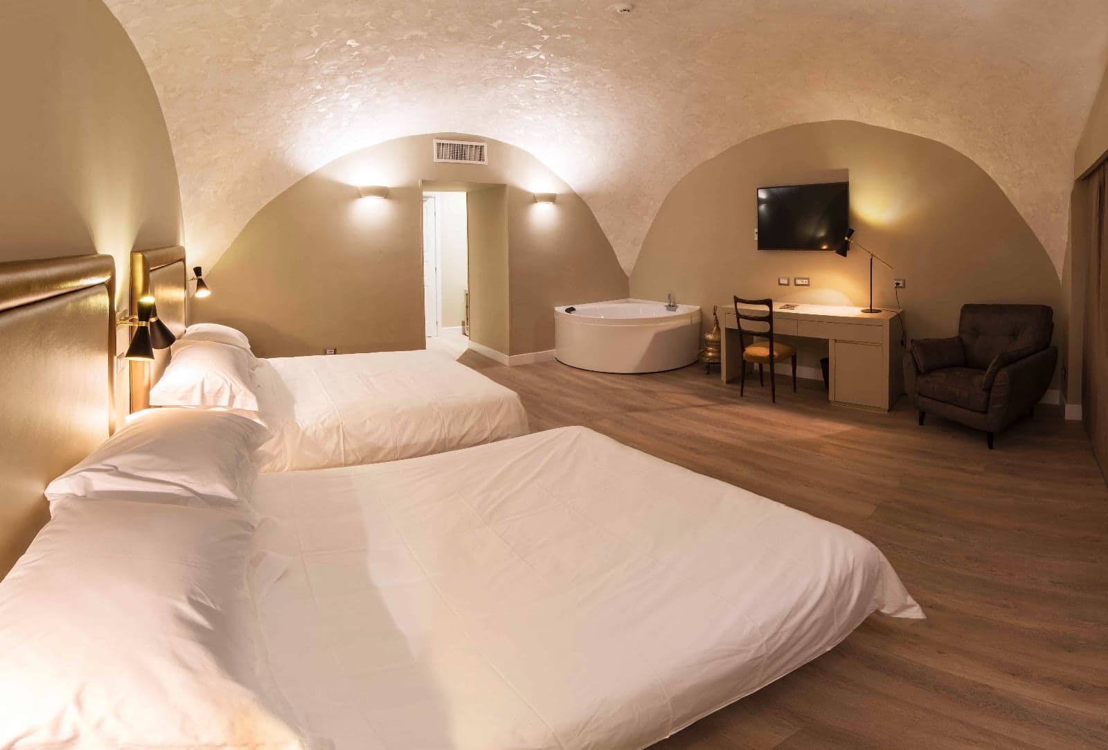 Caruso Place Boutique & Wellness Suites