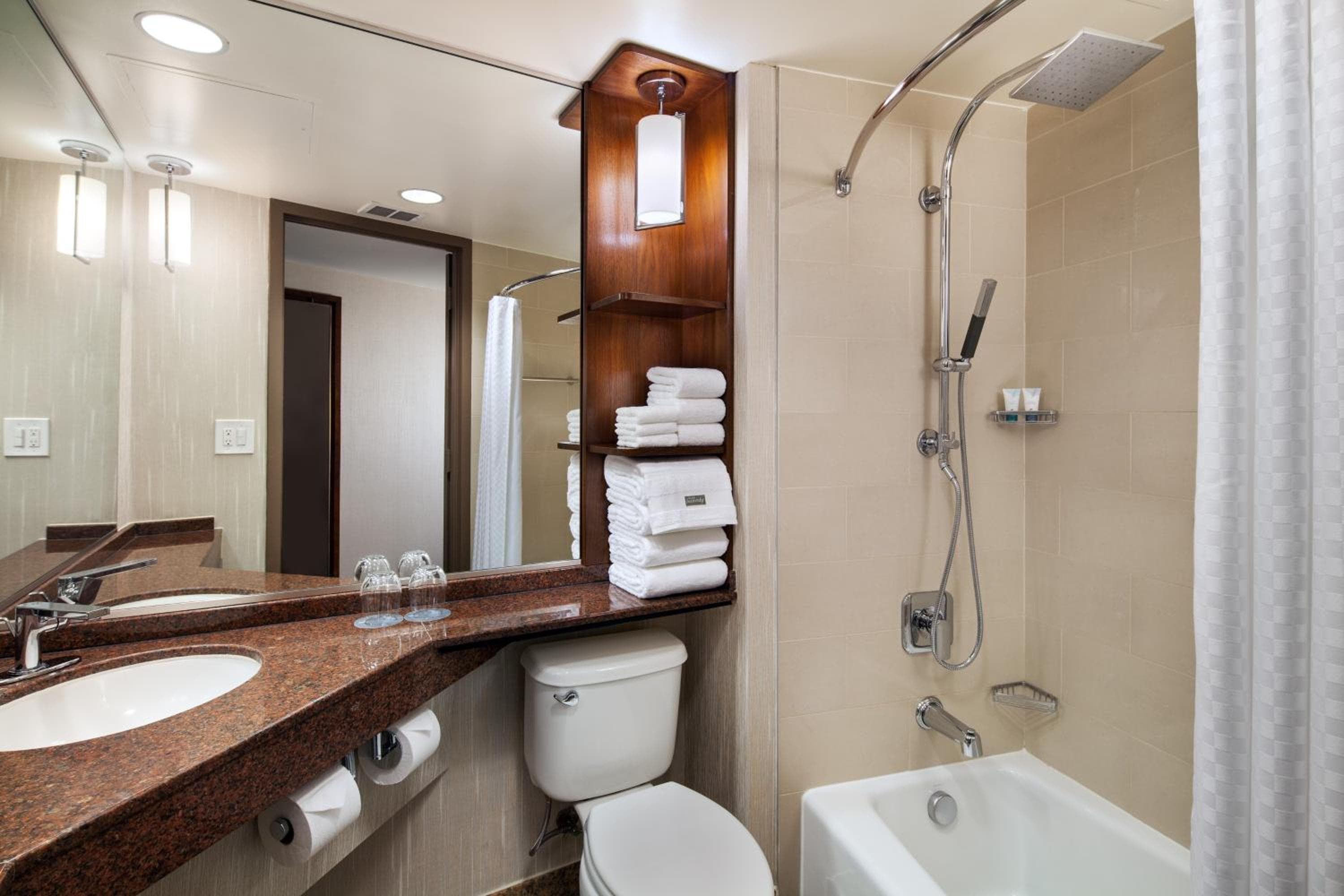 The Westin Bonaventure Hotel & Suites, Los Angeles