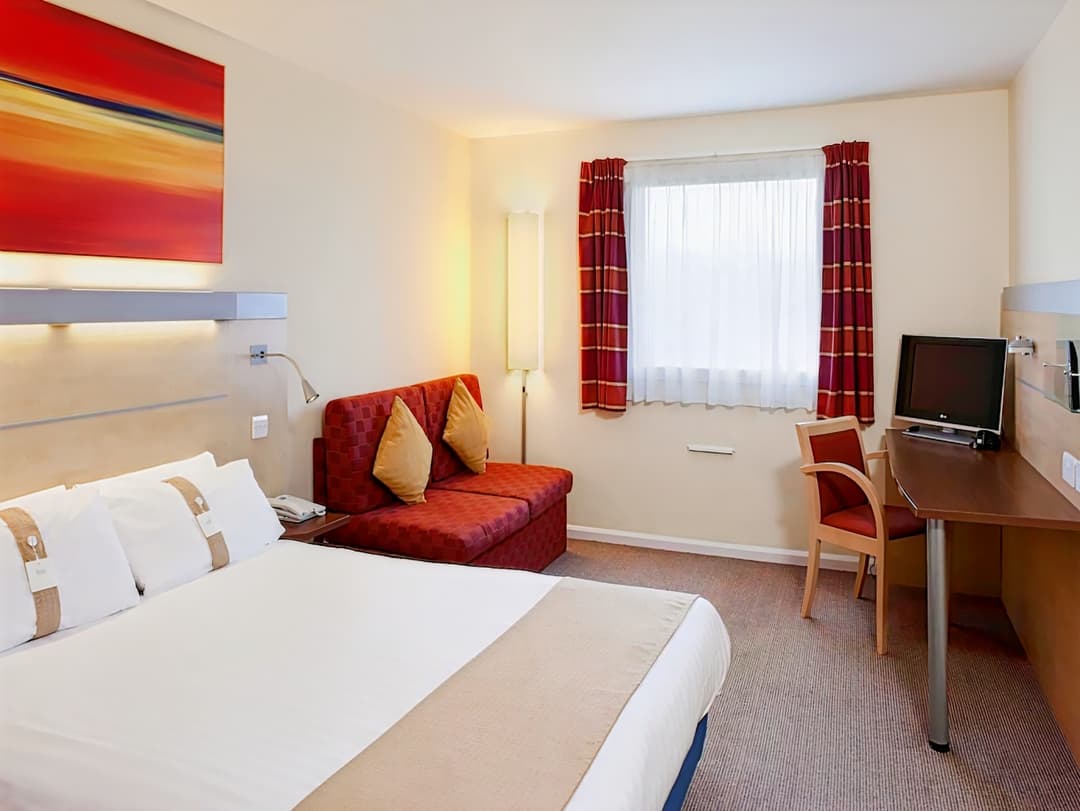 Holiday Inn Express Cardiff Airport