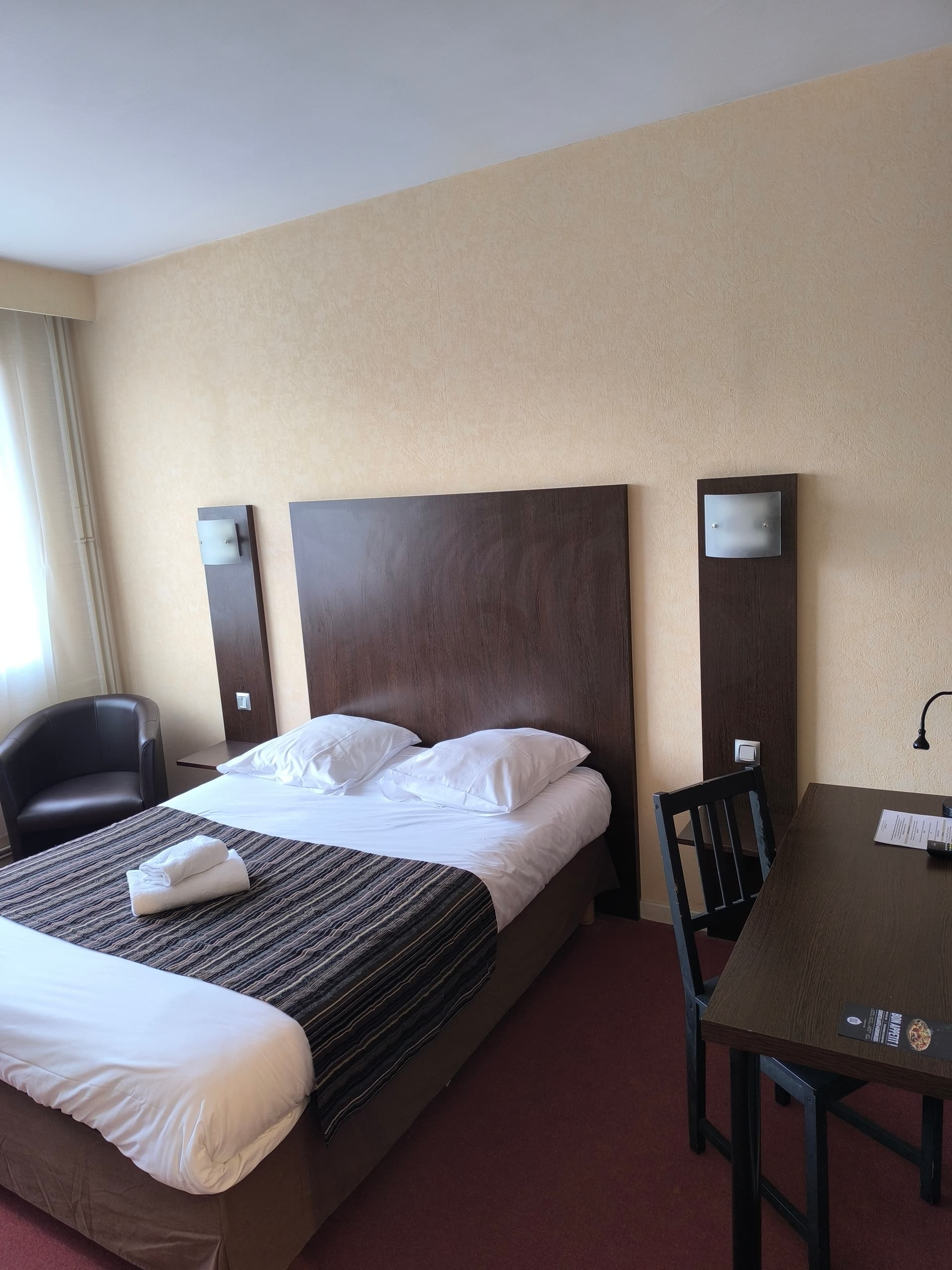 Adonis Lyon Est Artys Hotel