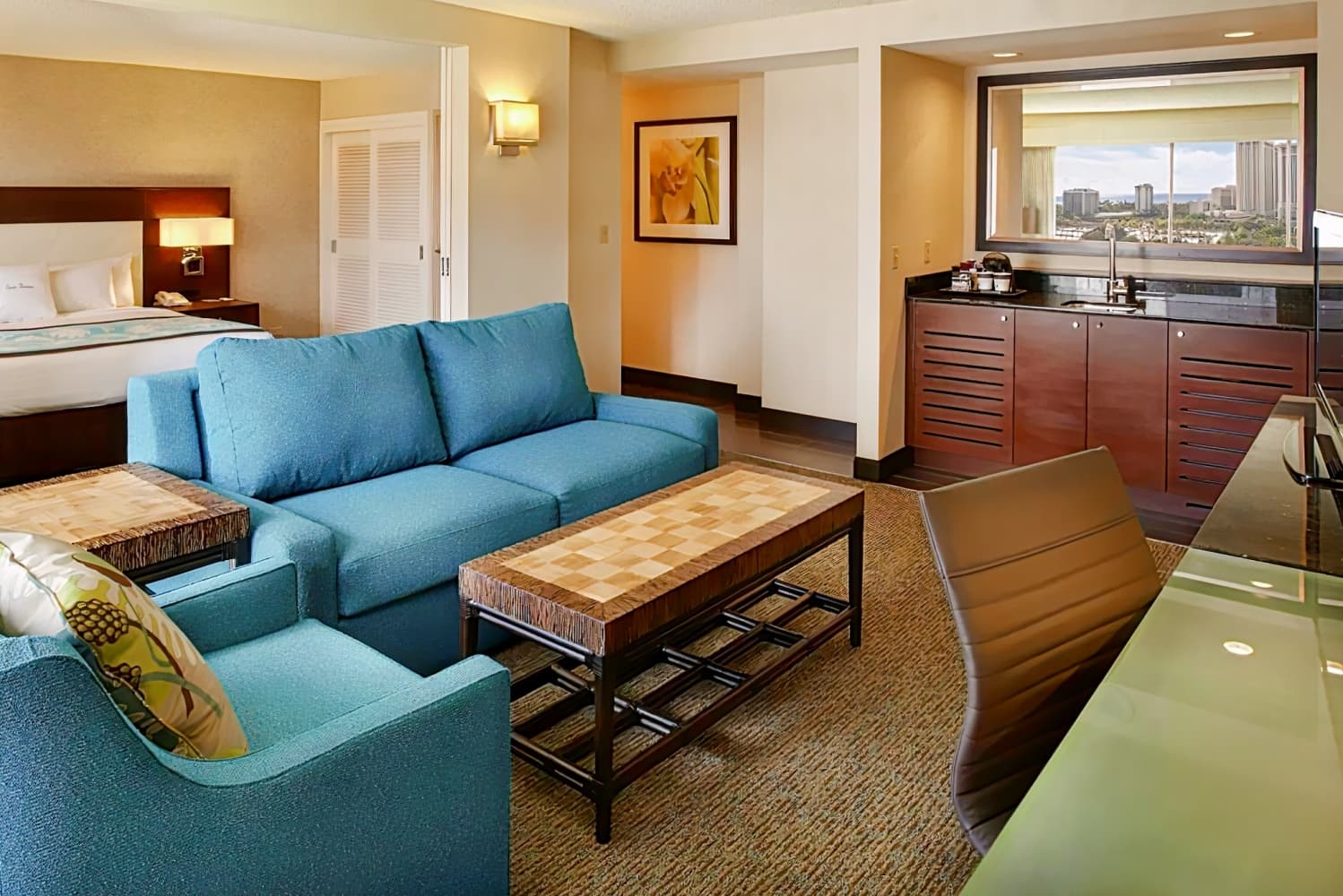DoubleTree by Hilton Alana - Waikiki Beach
