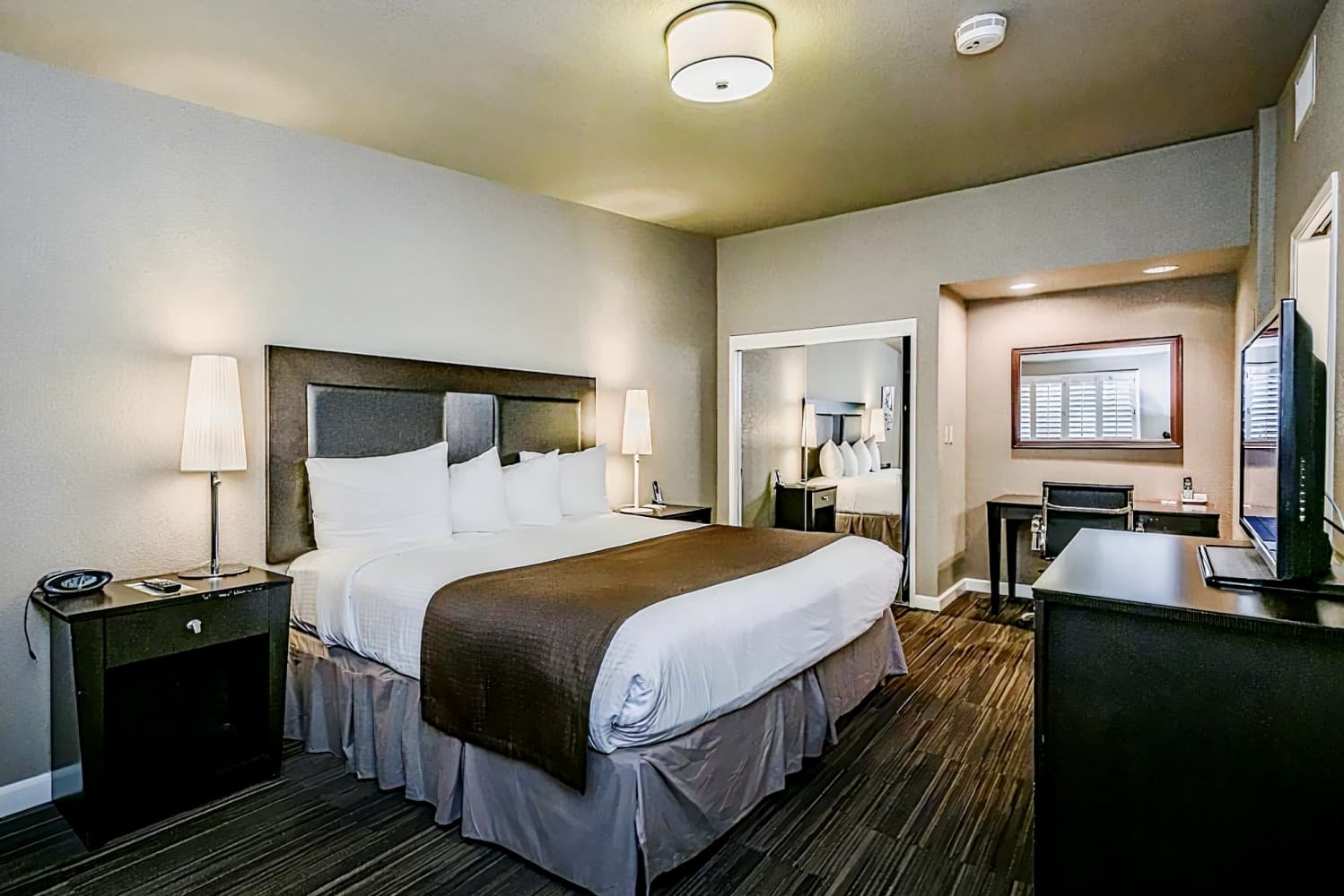 Lions Gate Hotel, A Trademark Collection by Wyndham