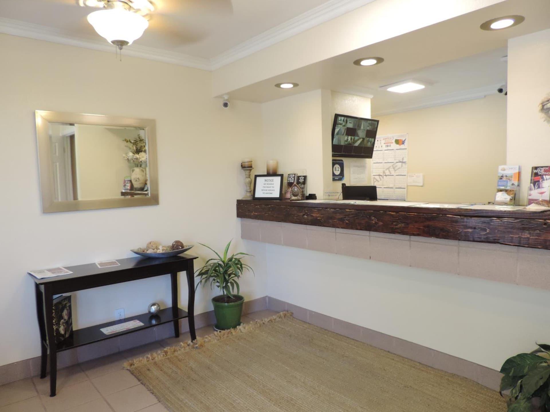 Lotus of Lompoc - A Great Hospitality Inn