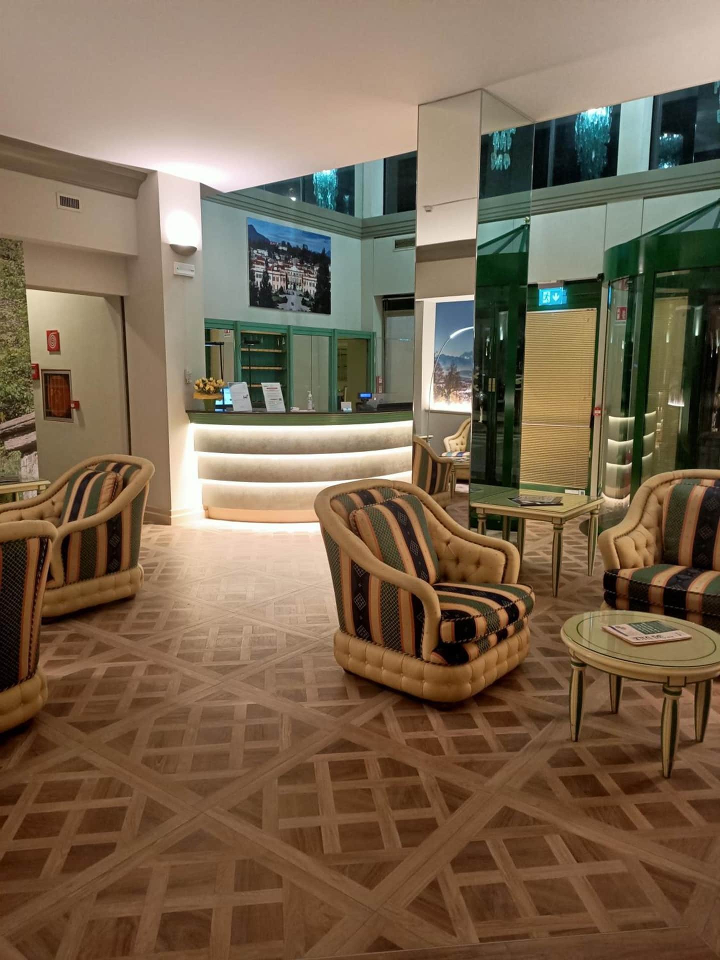 Crystal Hotel Varese