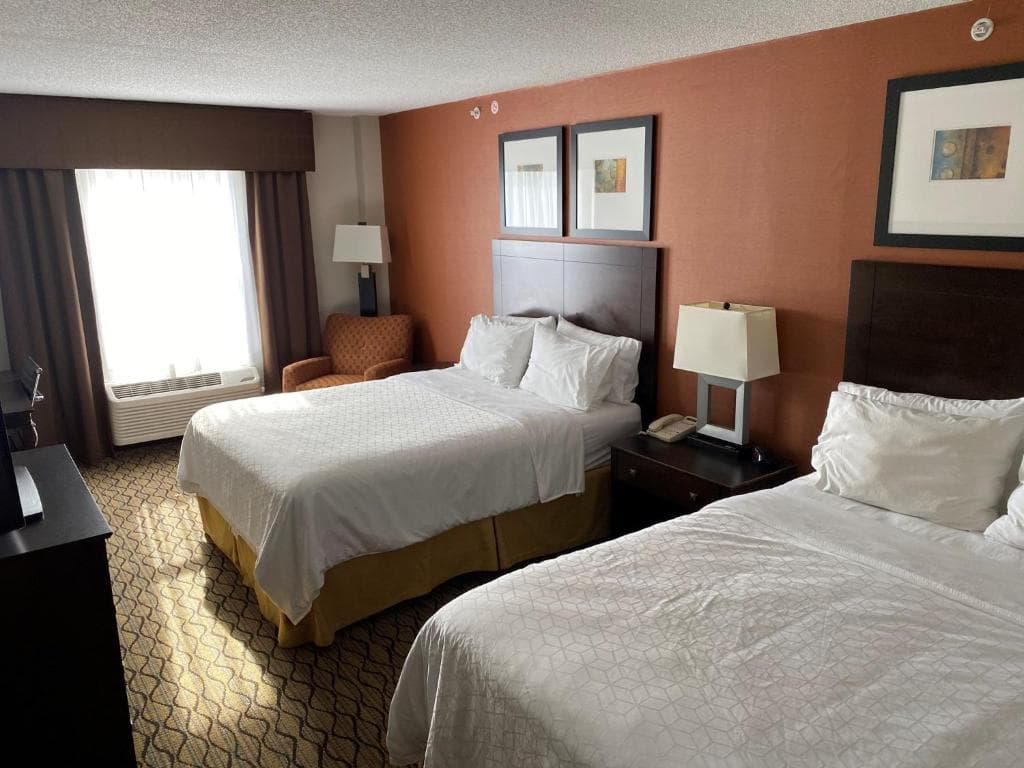 Holiday Inn Express & Suites Danbury - I-84