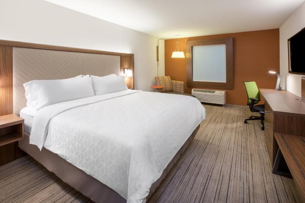 Holiday Inn Express & Suites - Moundsville, an IHG Hotel