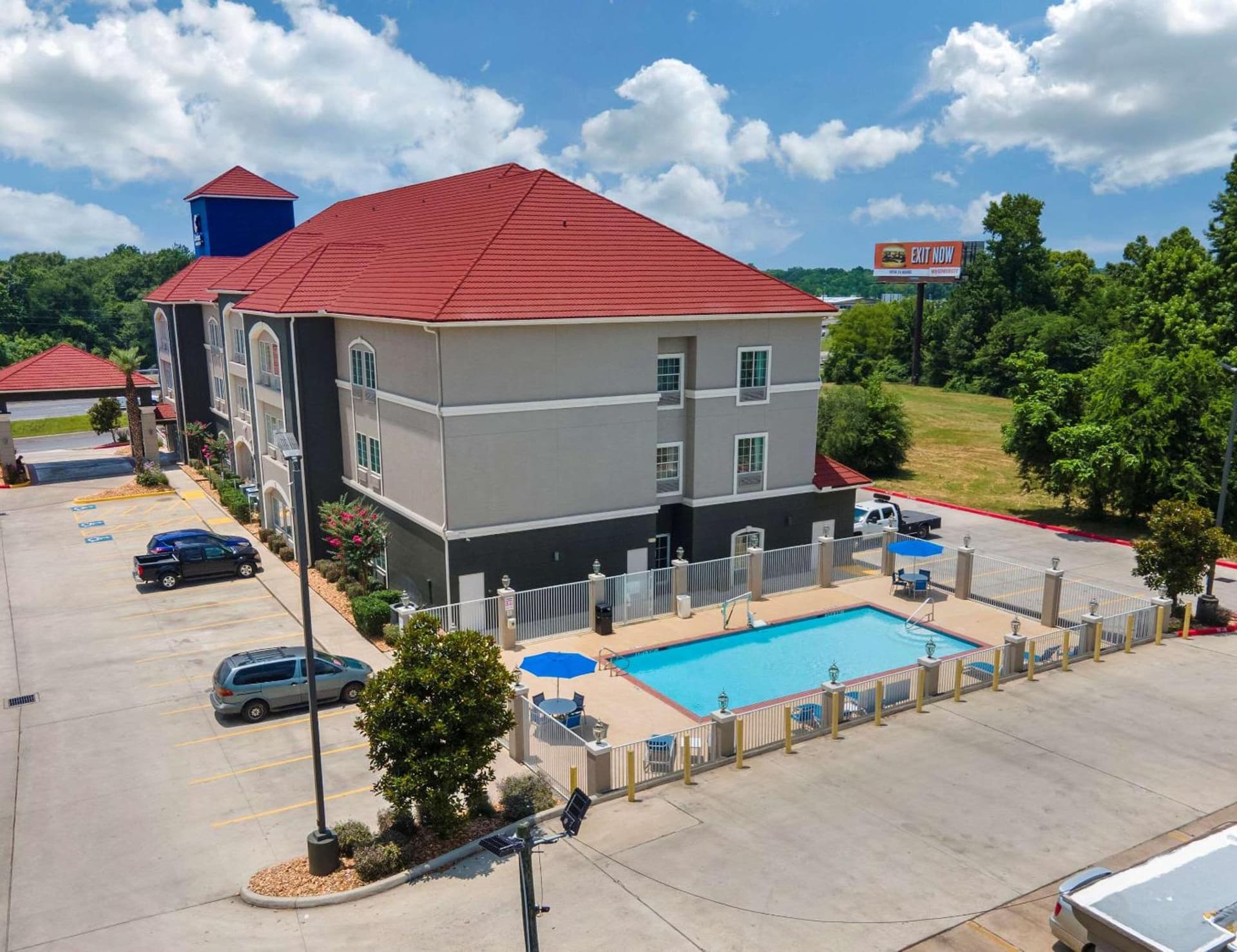 Comfort Inn & Suites Cleveland, Texas