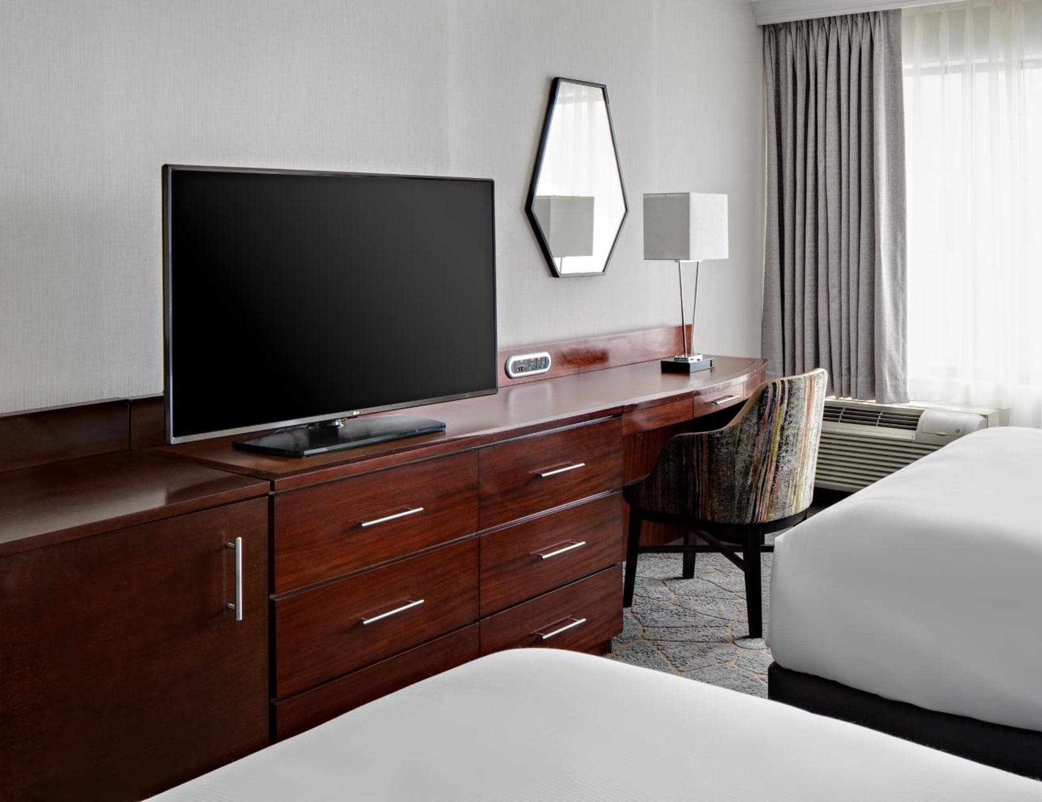 DoubleTree by Hilton Fairfield Hotel & Suites