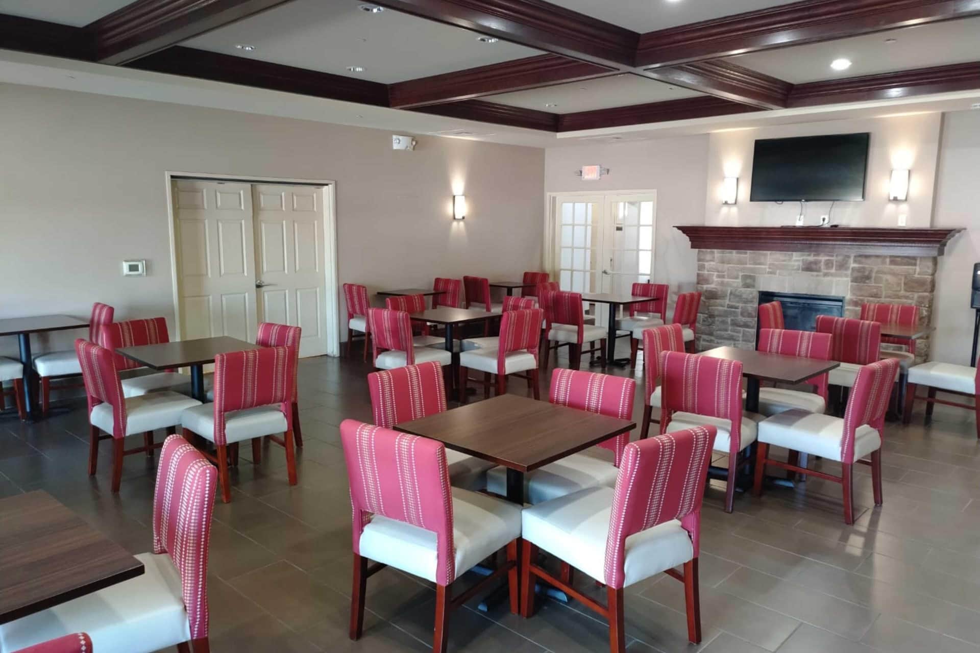 Holiday Inn Express & Suites Milwaukee NW – Park Place, an IHG Hotel