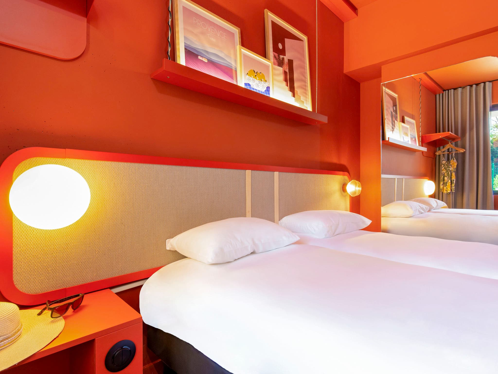 greet hotel Salon-de-Provence