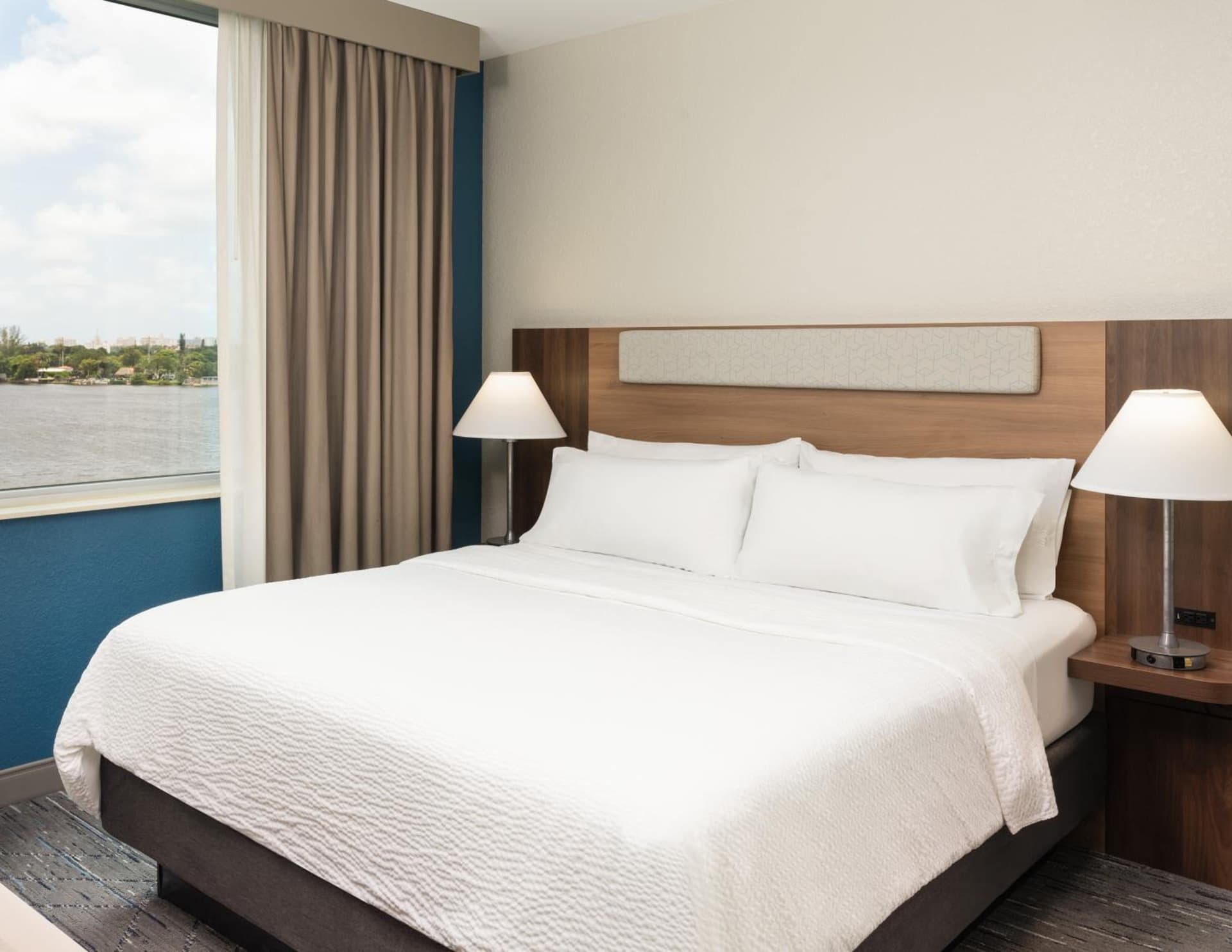 Holiday Inn Express Miami Airport Blue Lagoon Area by IHG