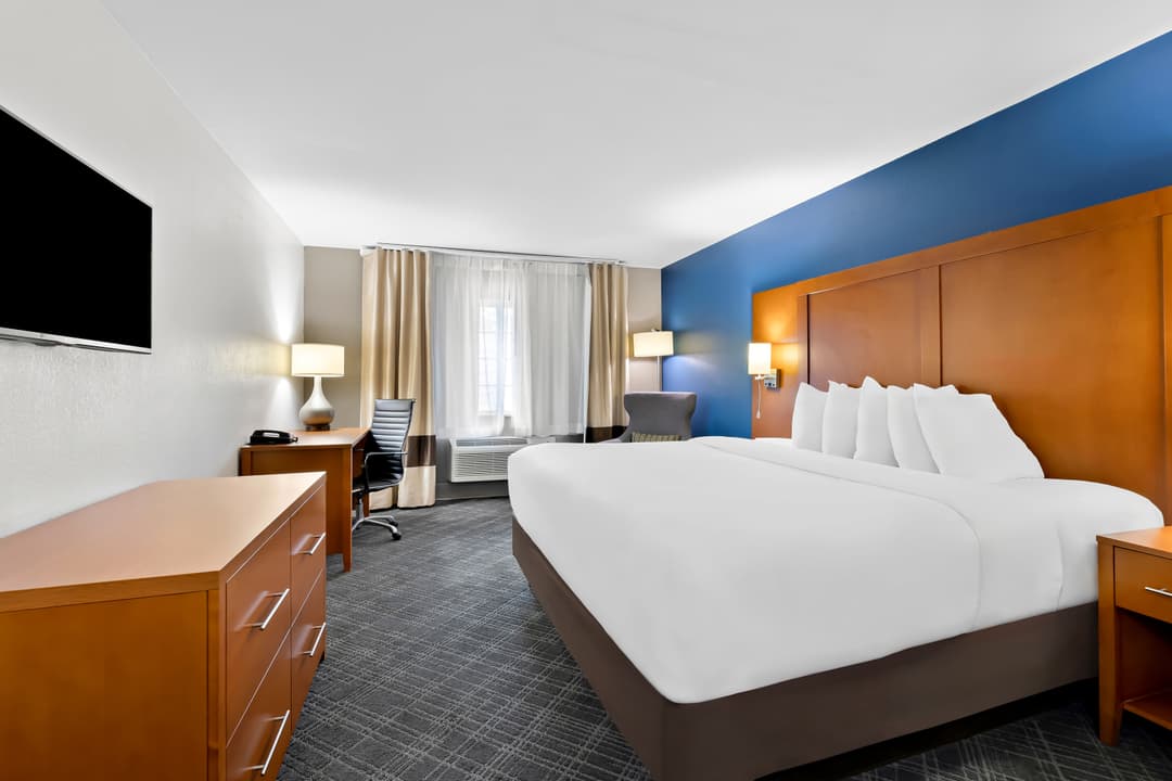 Comfort Inn & Suites Nashville Near Tanger Outlets