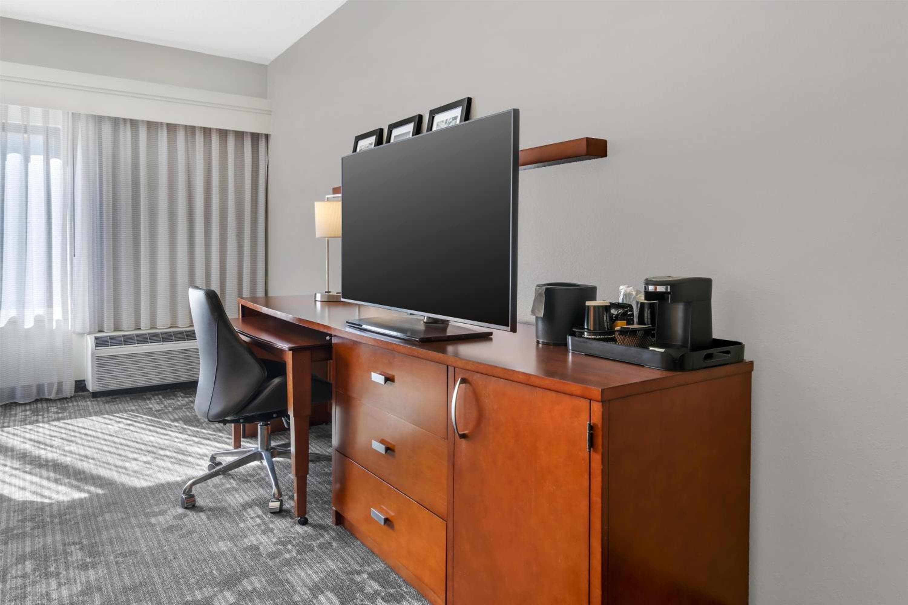 Sonesta Select Newport Middletown