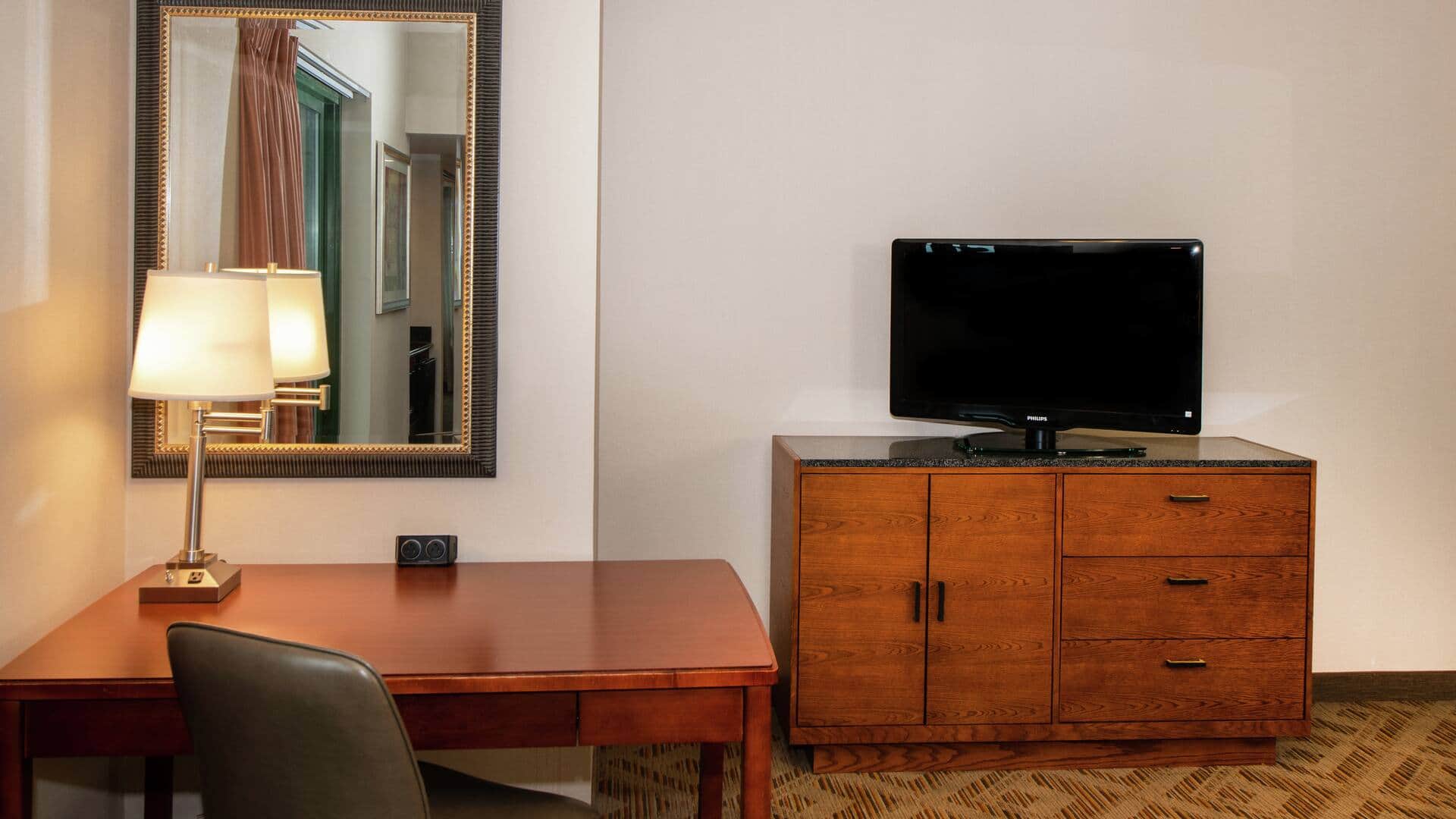 DoubleTree Suites by Hilton Hotel Philadelphia West
