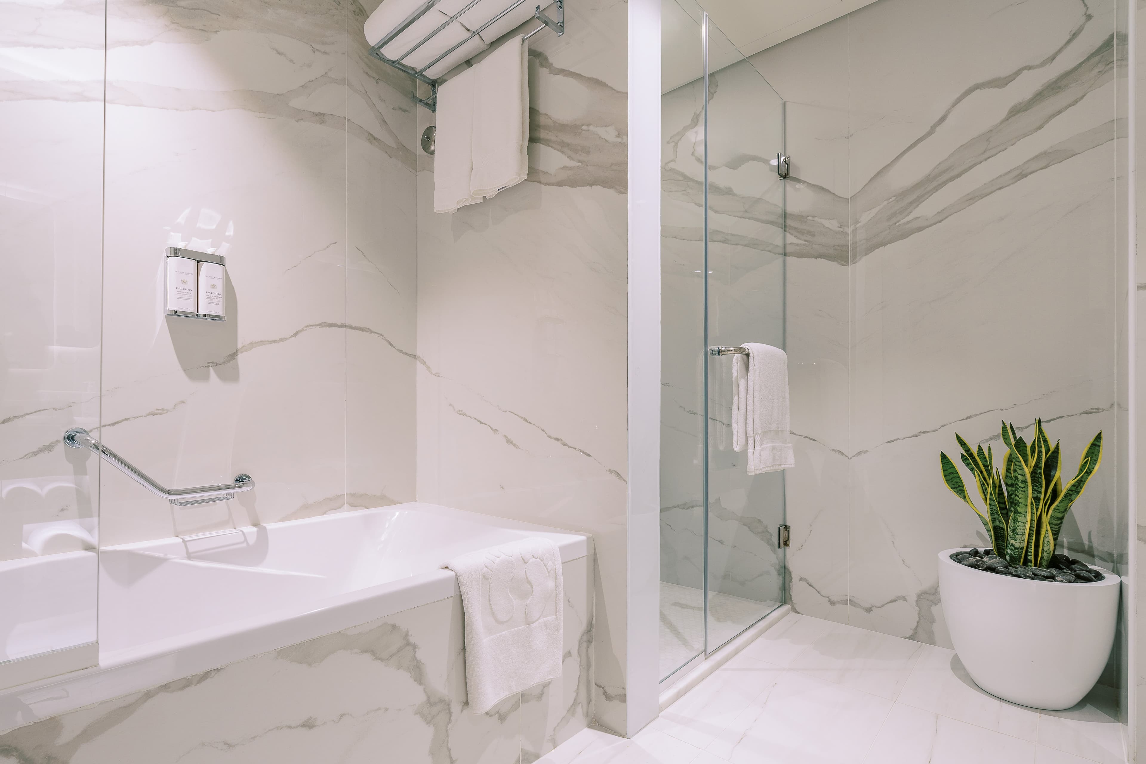 Khalidia Palace Hotel Dubai by Mourouj Gloria