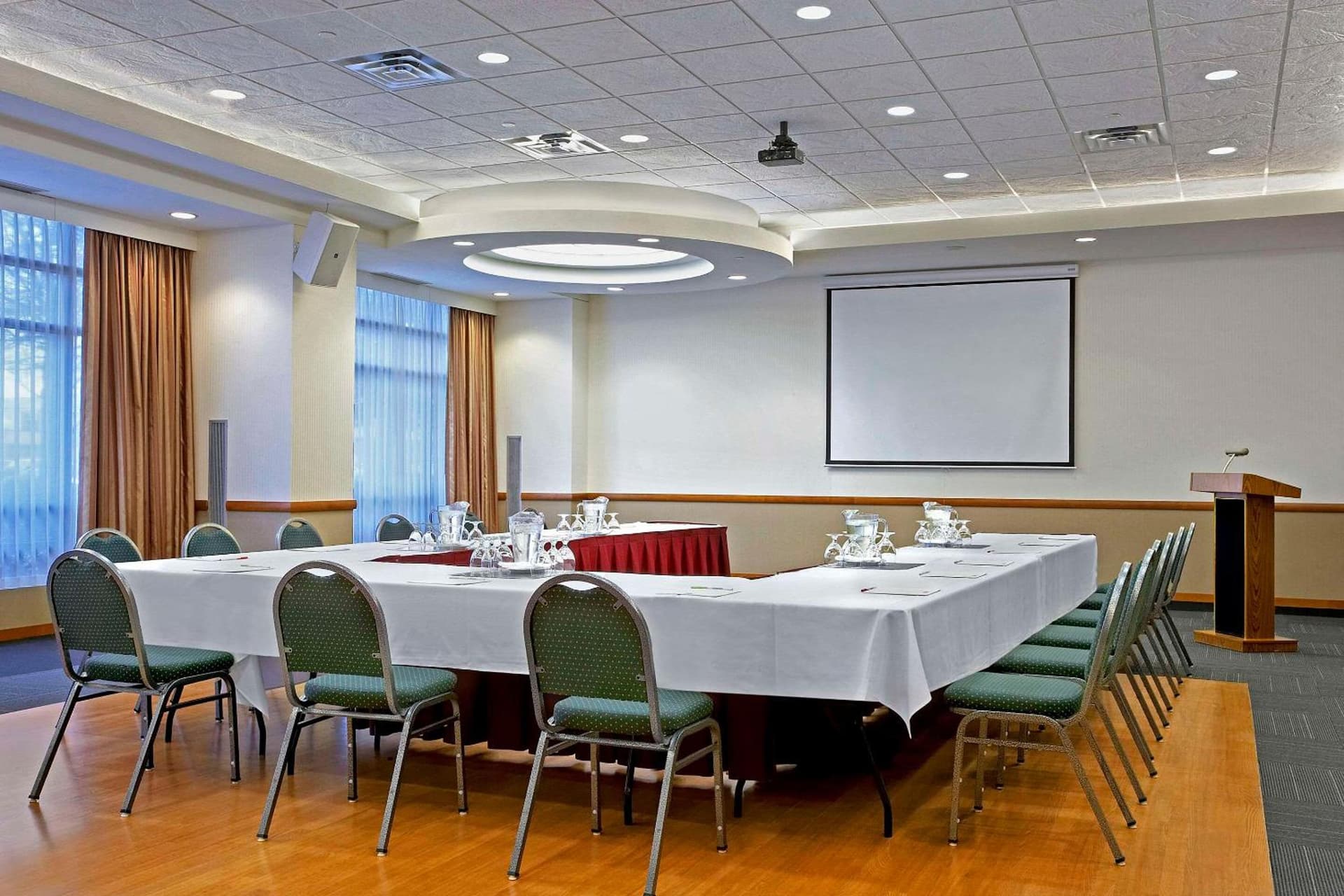 Grand Park Hotel Vancouver Airport, Ascend Hotel Collection