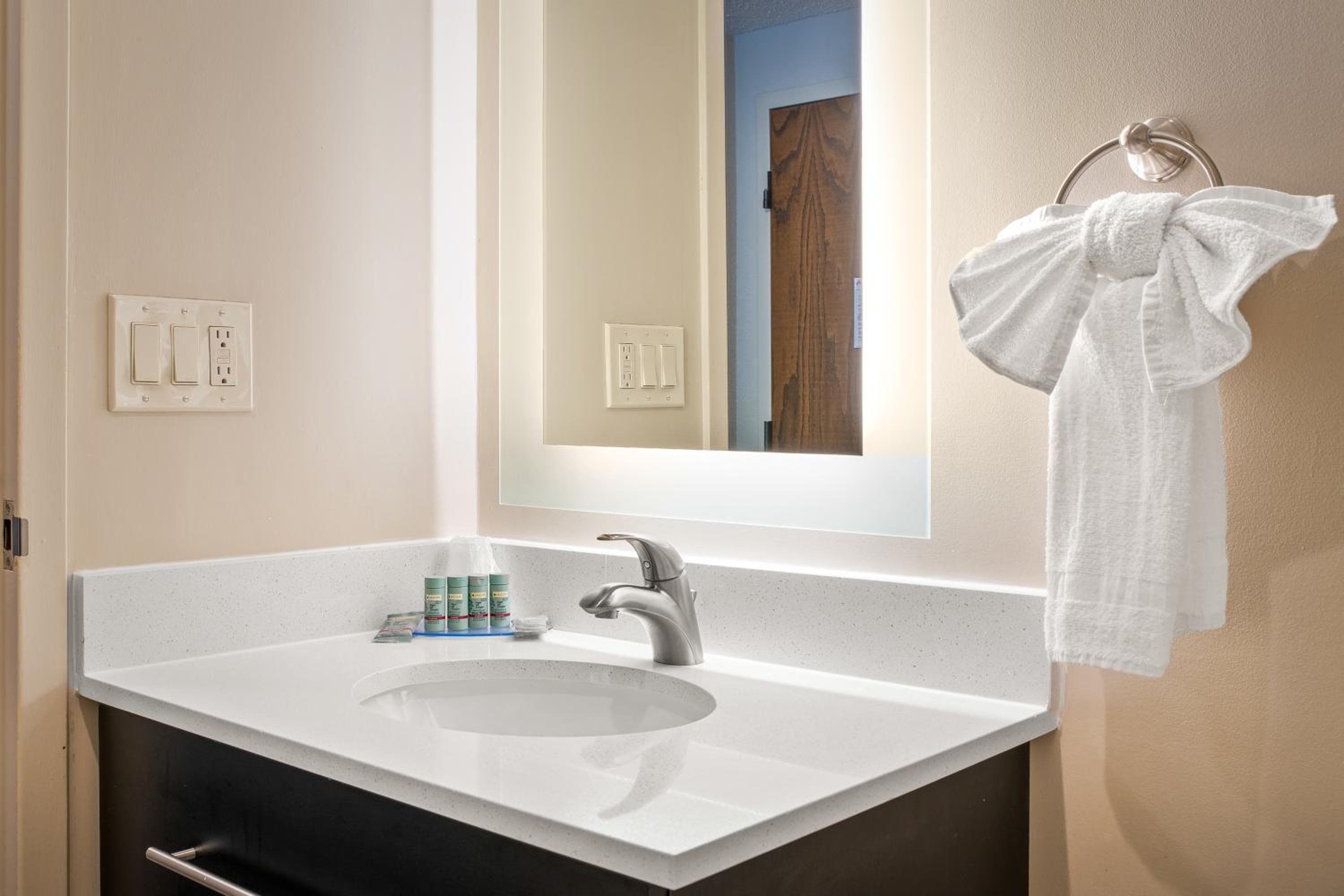 The English Inn of Charlottesville