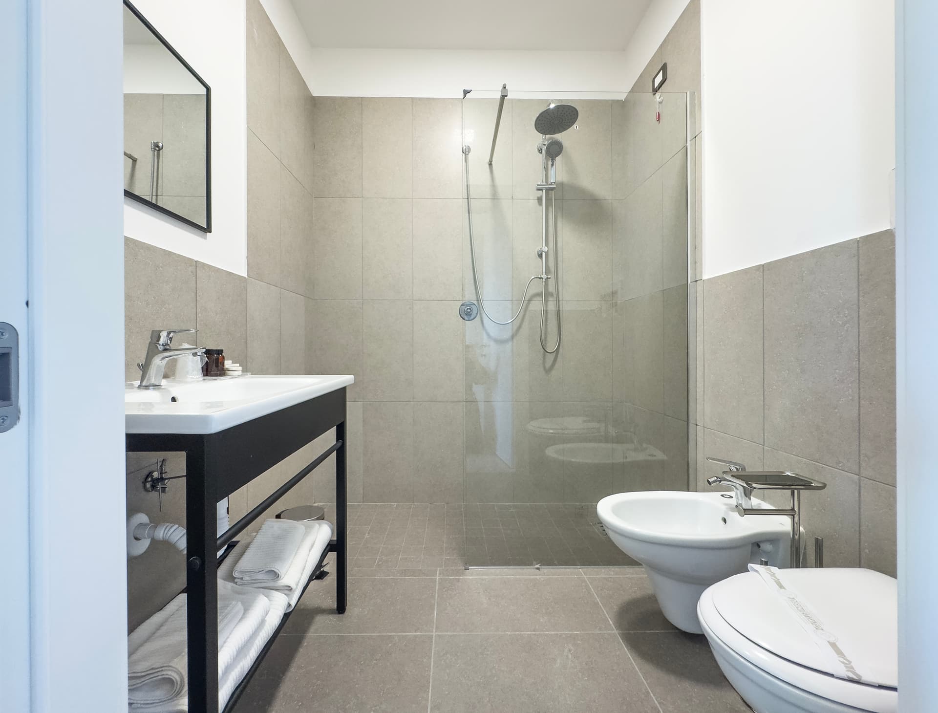 Simon Hotel Aprilia