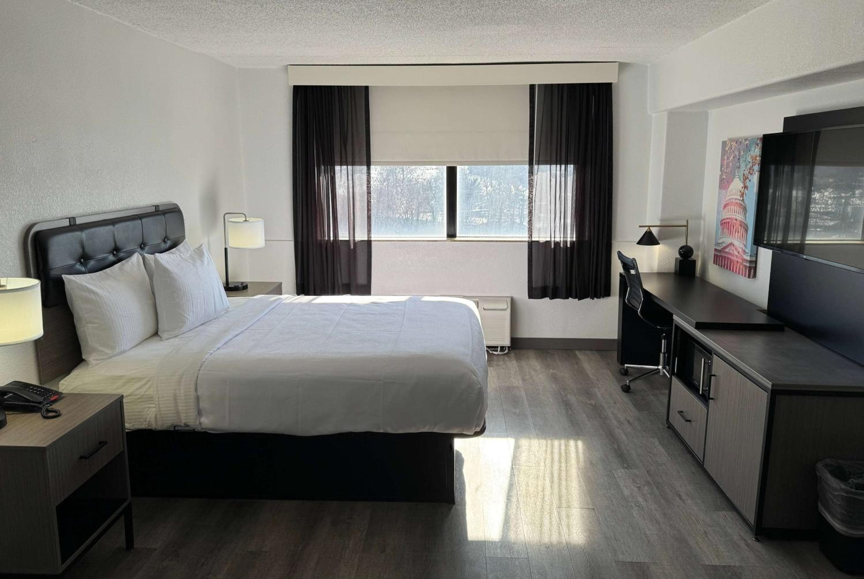 Holiday Inn Express & Suites Washington DC - NoMa