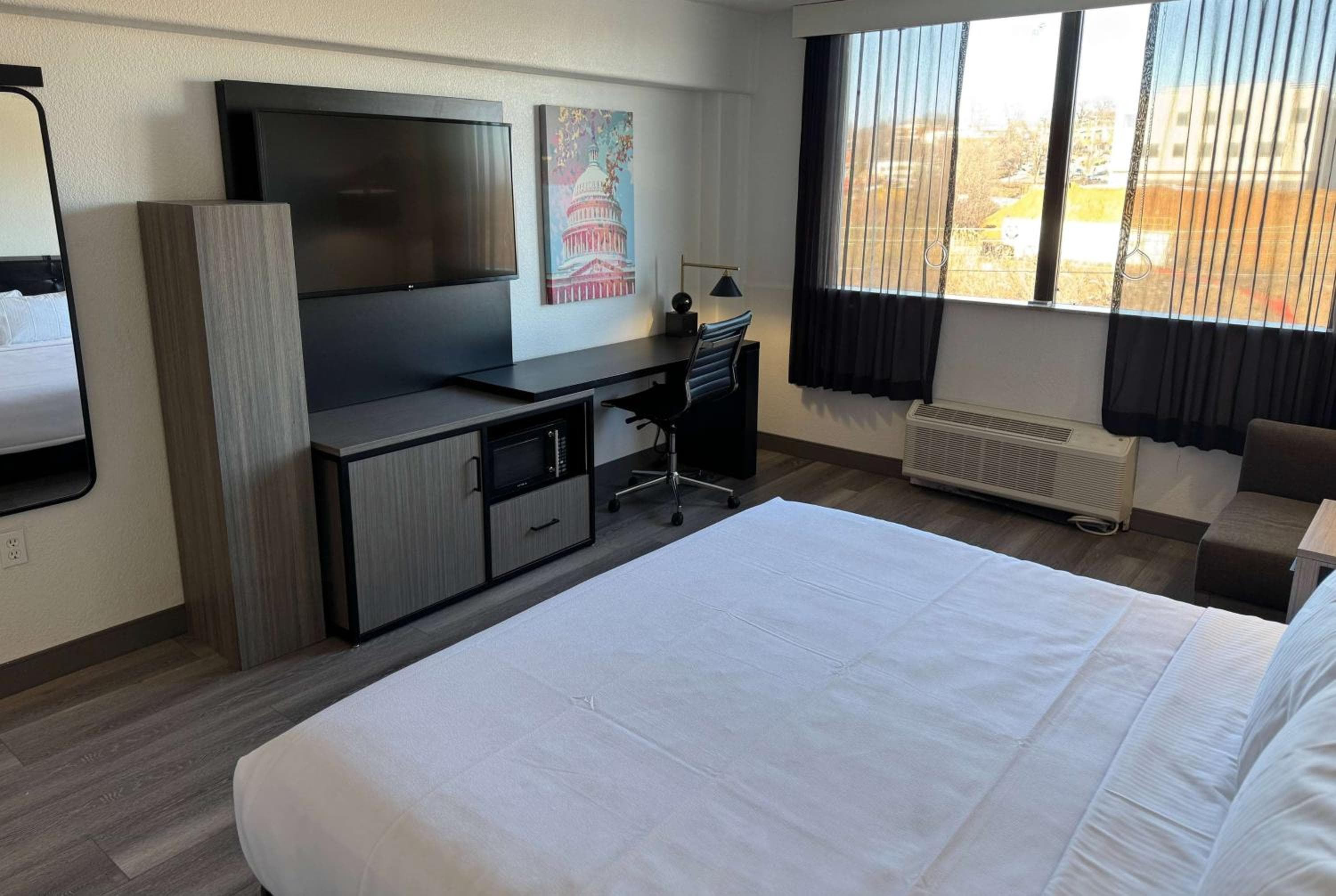 Holiday Inn Express & Suites Washington DC - NoMa