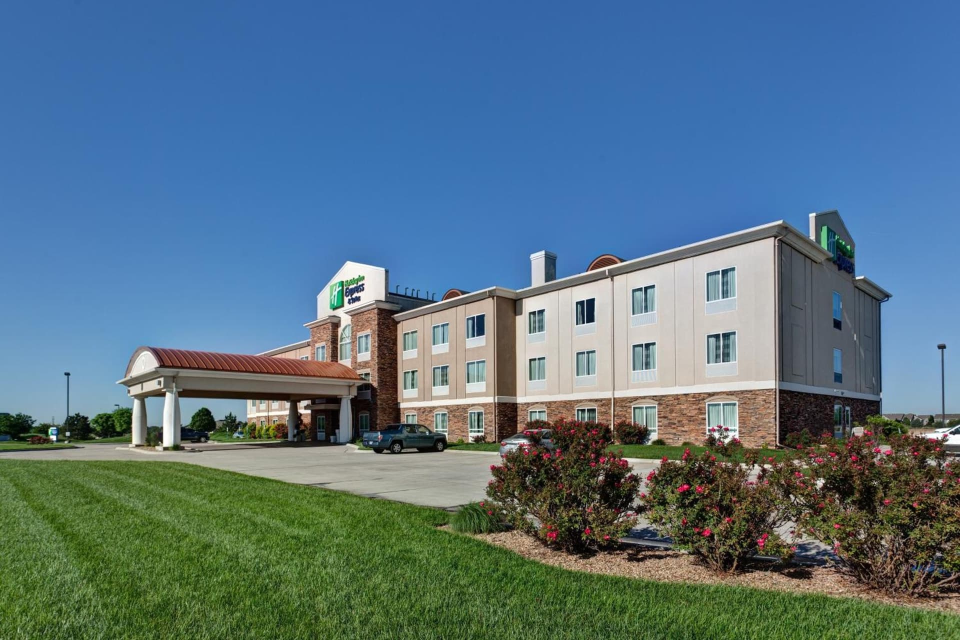 Holiday Inn Express & Suites Wichita Northwest Maize K-96