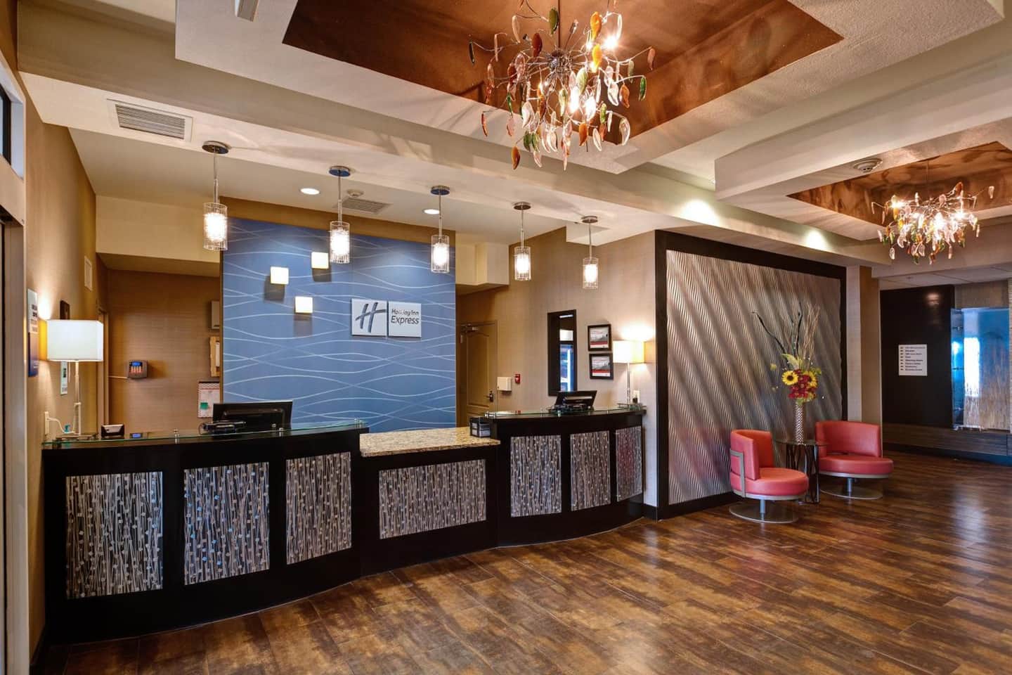 Holiday Inn Express & Suites Wichita Northwest Maize K-96