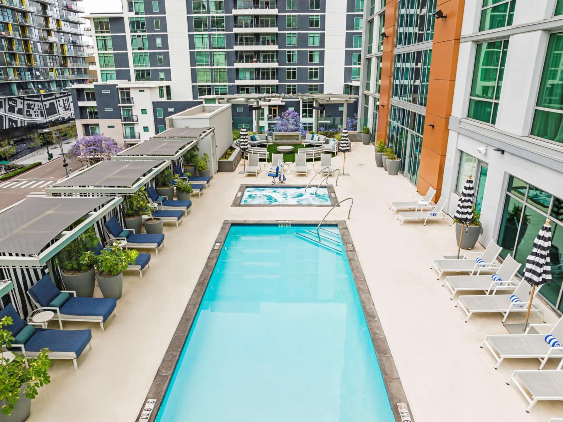 Carte Hotel San Diego Downtown, Curio Collection by Hilton