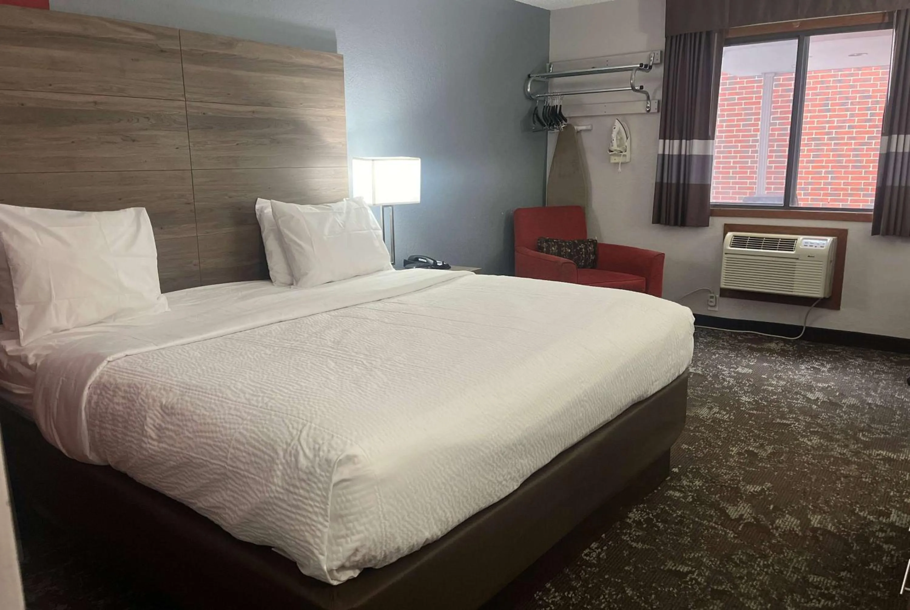 Ramada by Wyndham Cedar Rapids South