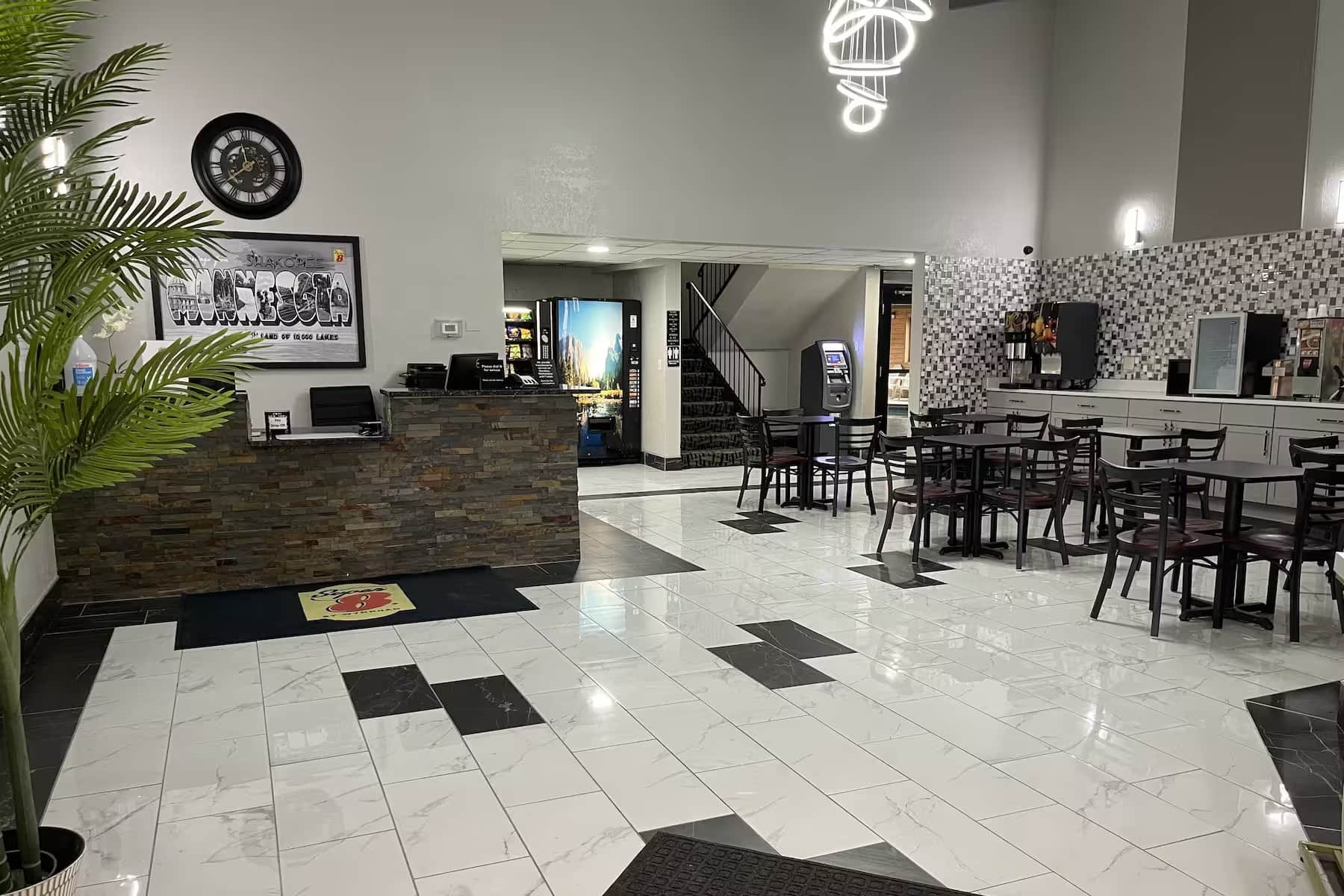 Super 8 by Wyndham Shakopee