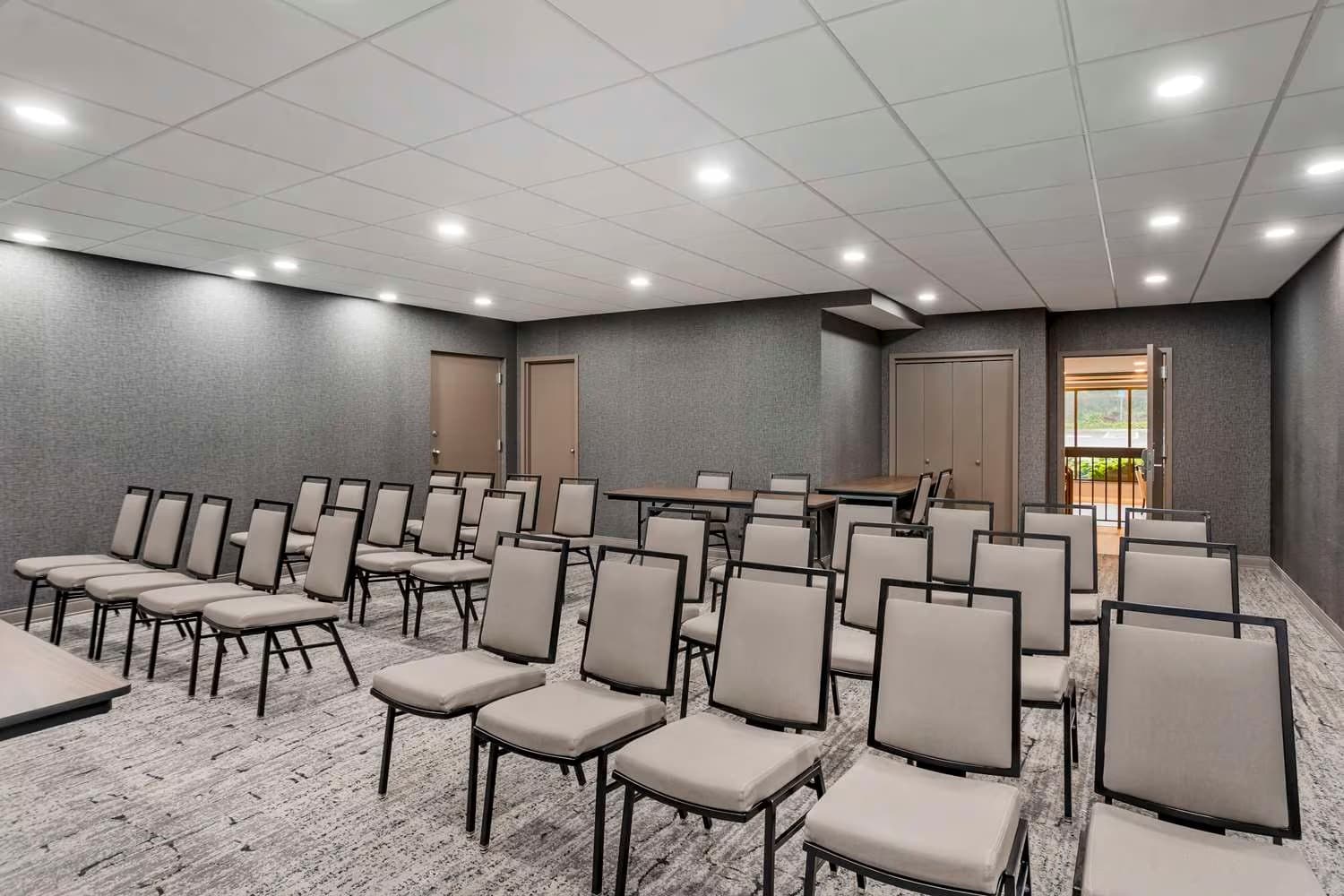 Best Western Plus Heritage Rail Inn & Suites