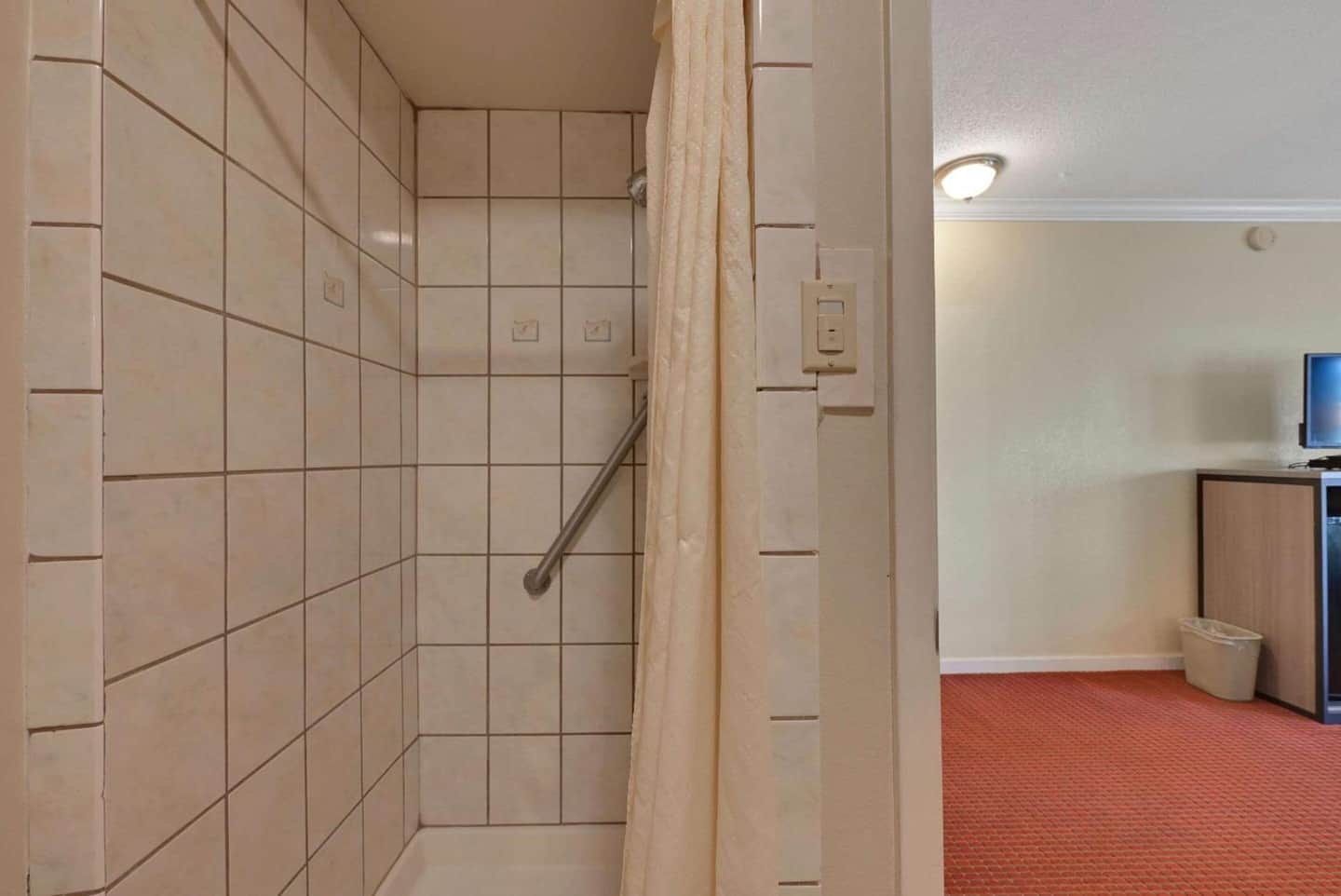 Econo Lodge Woodland near I-5