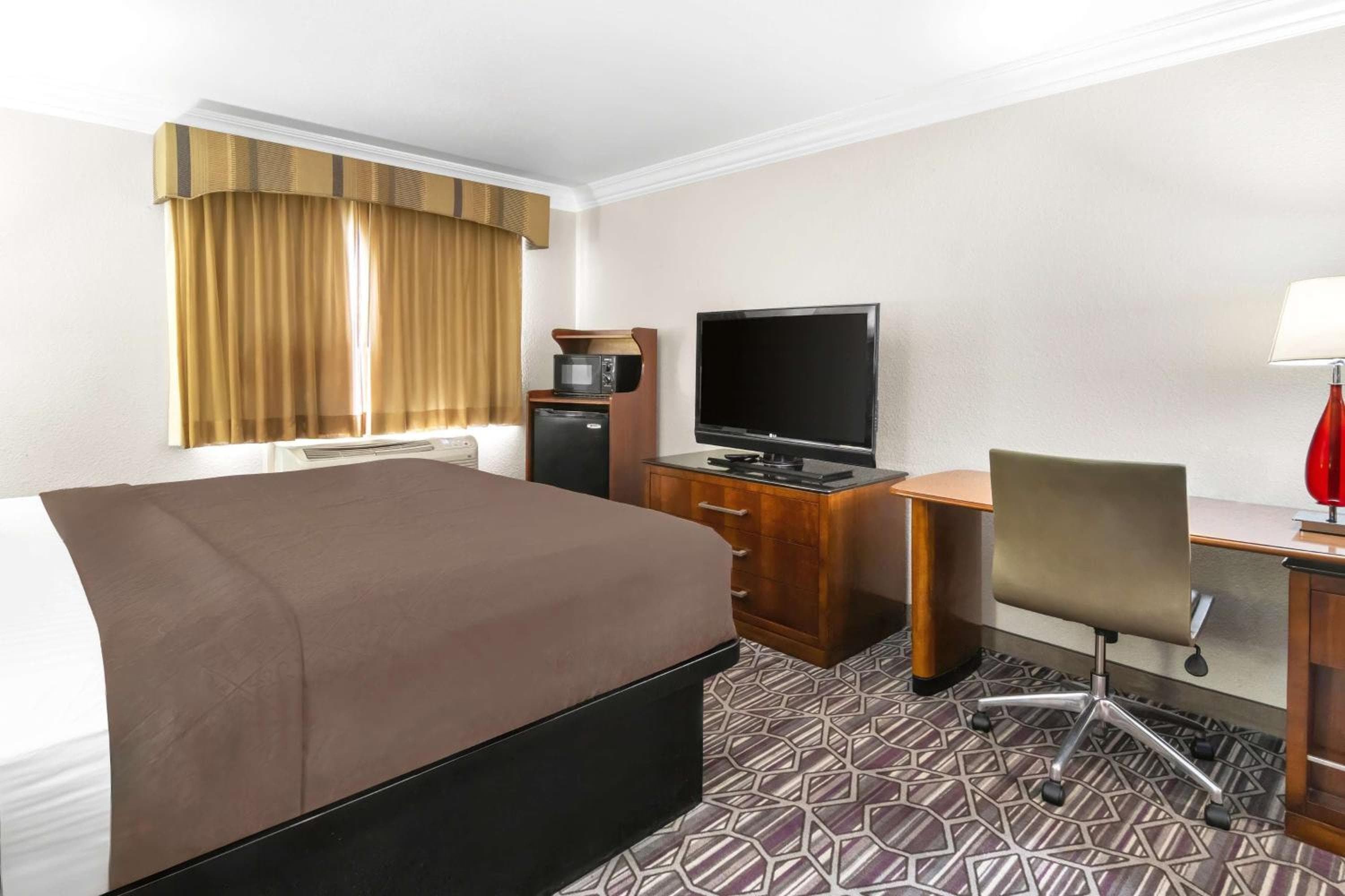 SureStay Plus by Best Western Fort Worth Benbrook