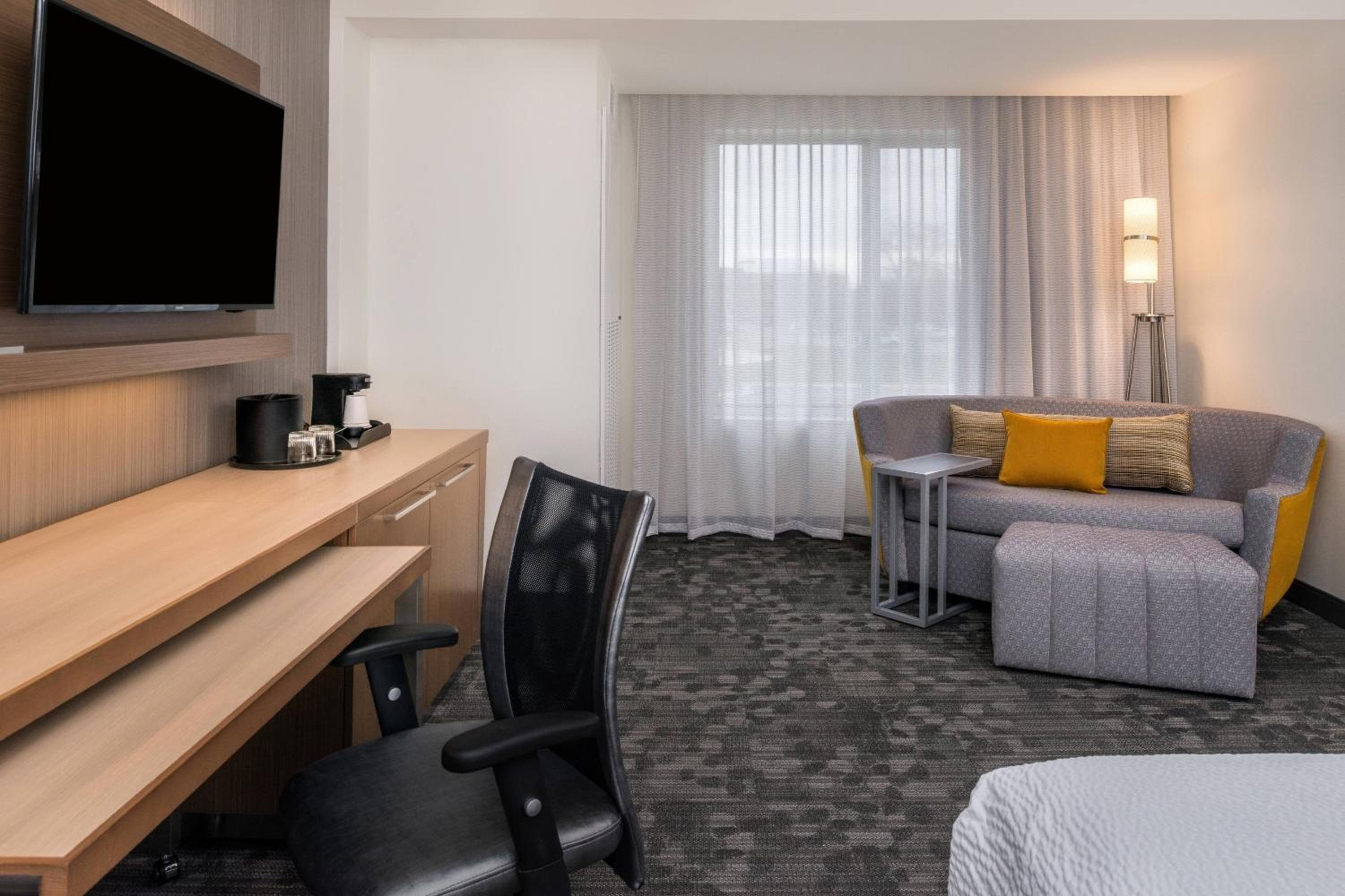Courtyard by Marriott Detroit Farmington