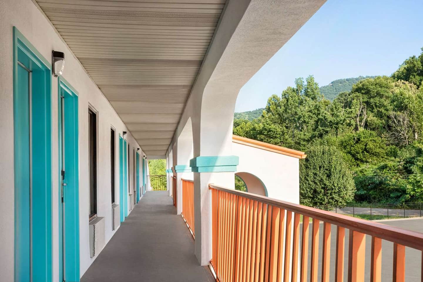 Howard Johnson by Wyndham Chattanooga Lookout Mountain I-24
