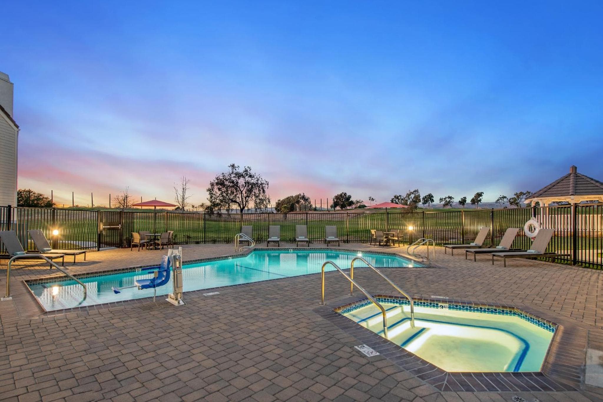 Staybridge Suites - Oxnard - River Ridge