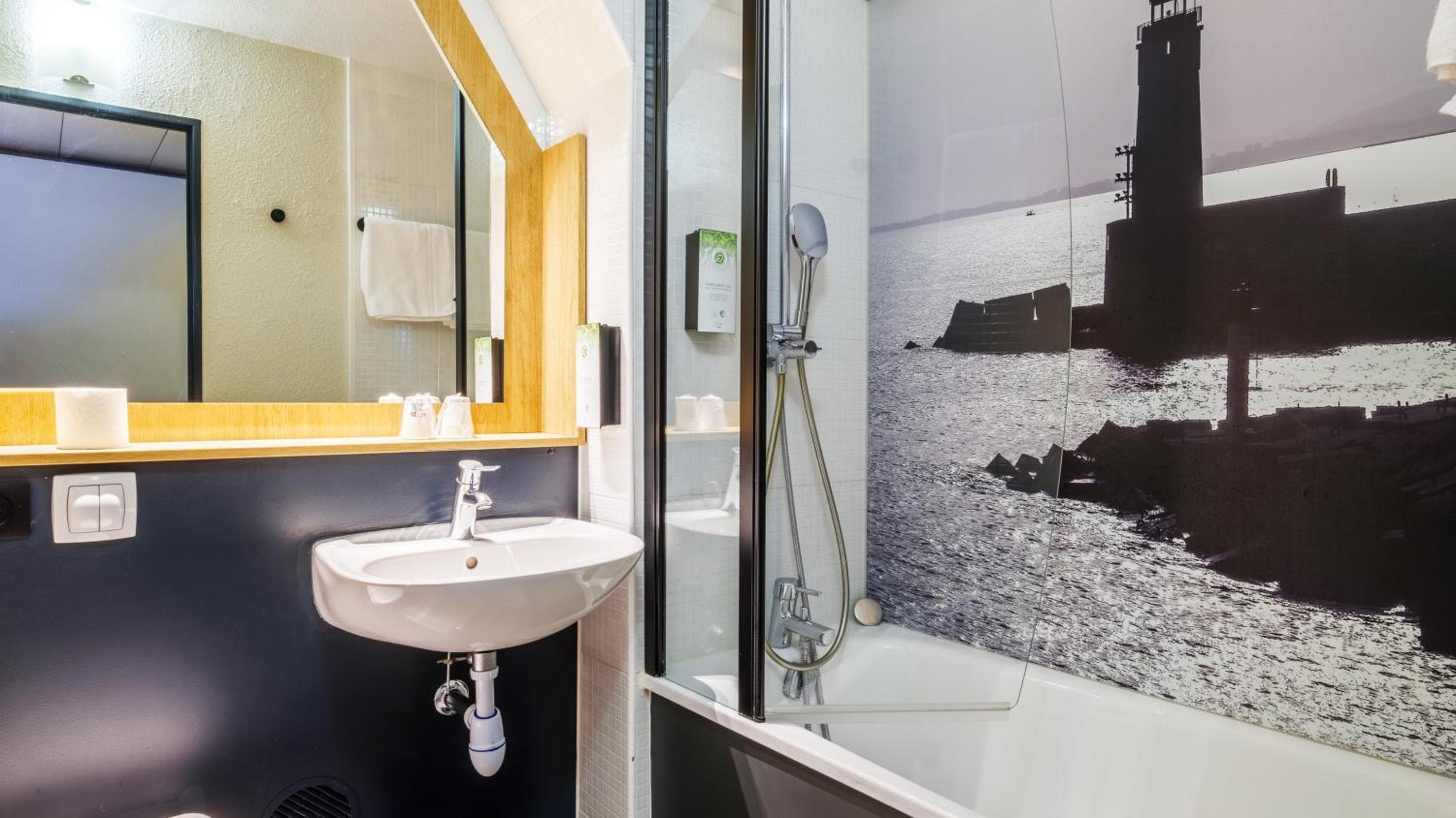 CAMPANILE PRIME NICE AEROPORT