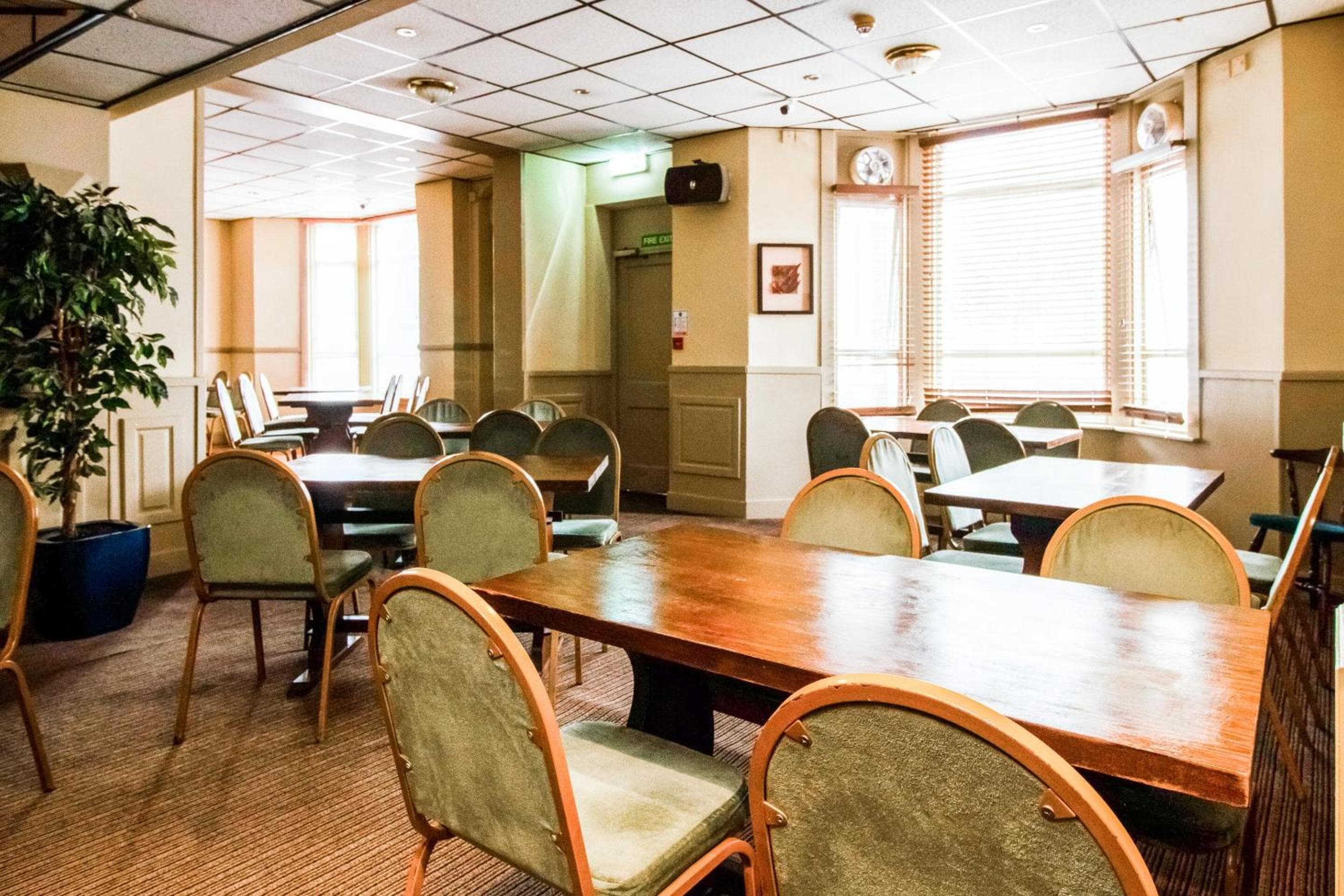 Cardiff Central Hotel by Belvilla