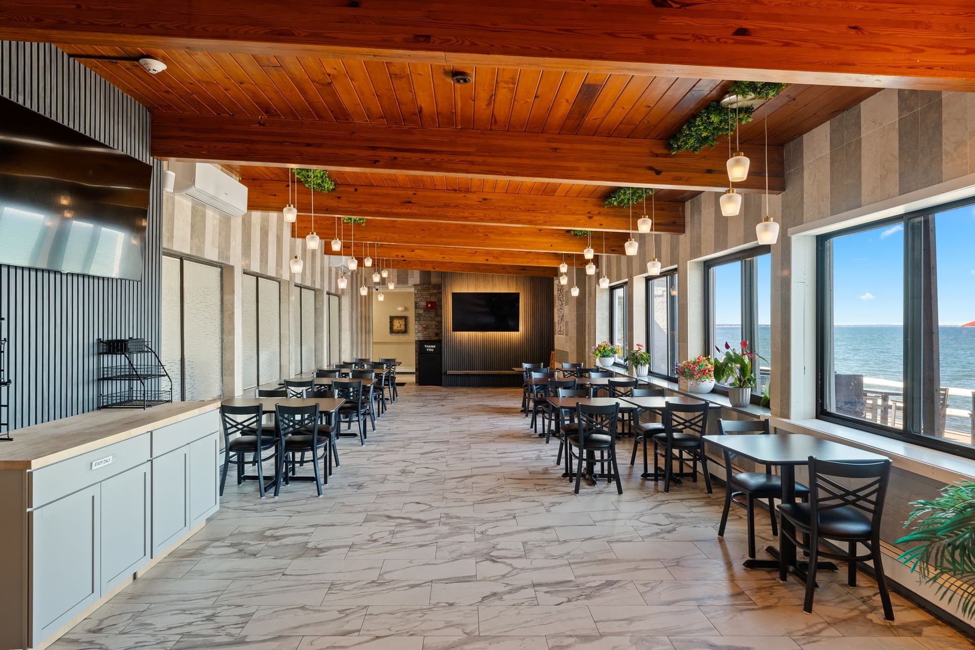 Pilgrim Sands Hotel on Long Beach