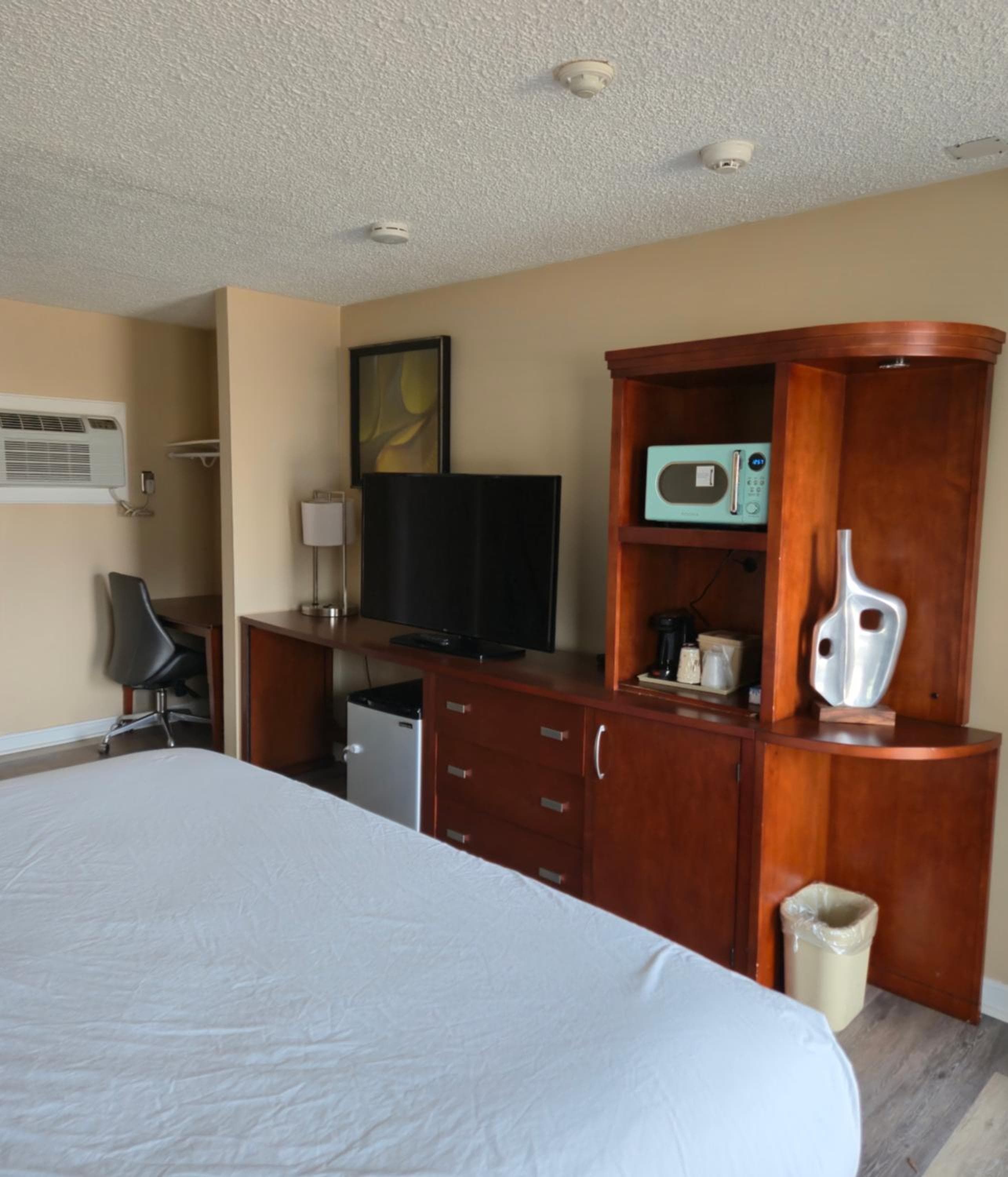 Naahoba Valley Inn & Suites