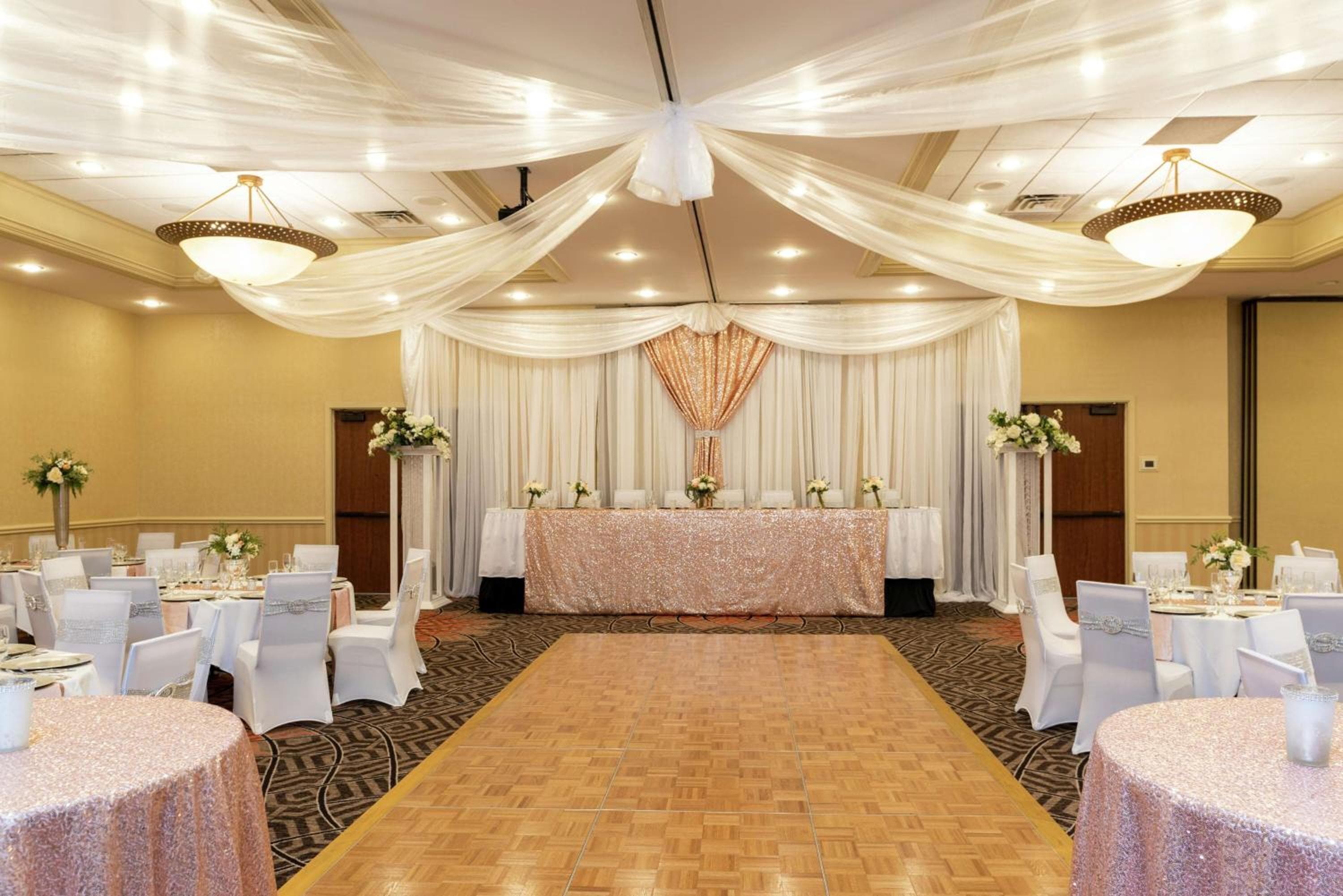 DoubleTree by Hilton Hotel Grand Rapids Airport