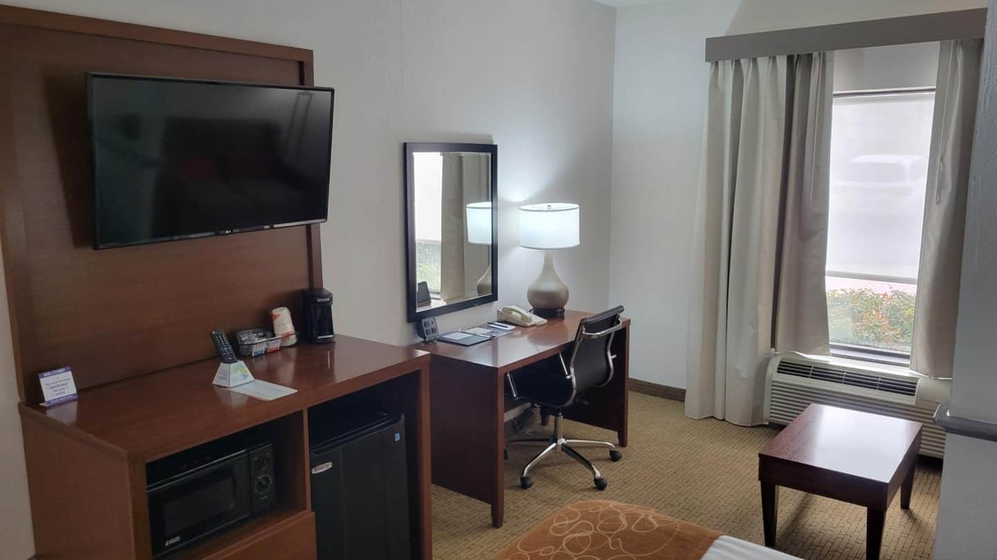 Comfort Suites Cumming-Atlanta near Northside Hospital Forsyth