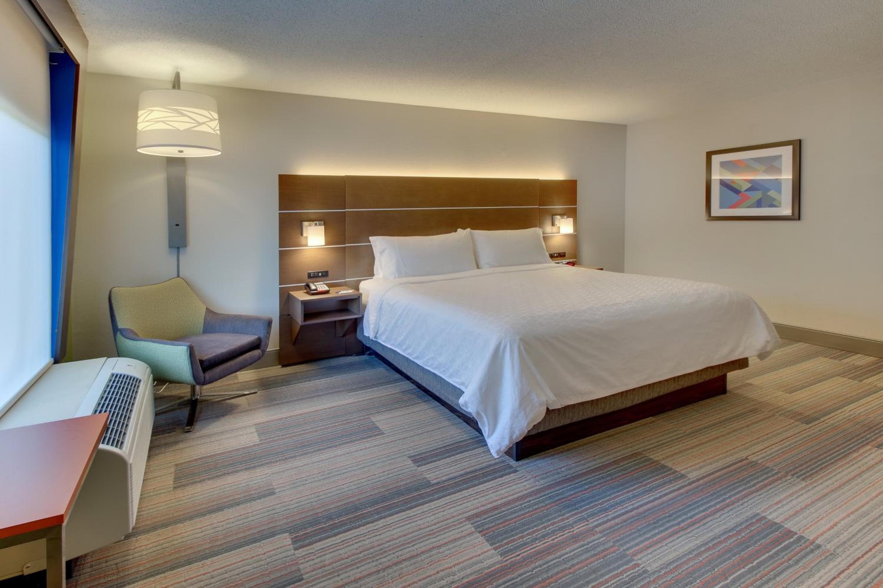Holiday Inn Express & Suites Atlanta Perimeter Mall Hotel by IHG